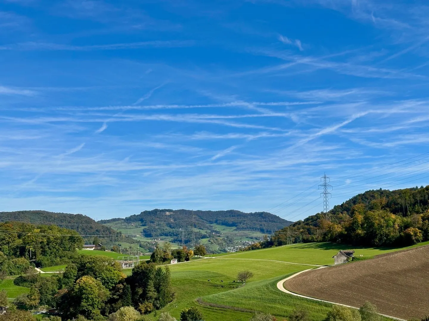 Modern family house with a separate apartment in a quiet location with a view - Photo 3 of 20