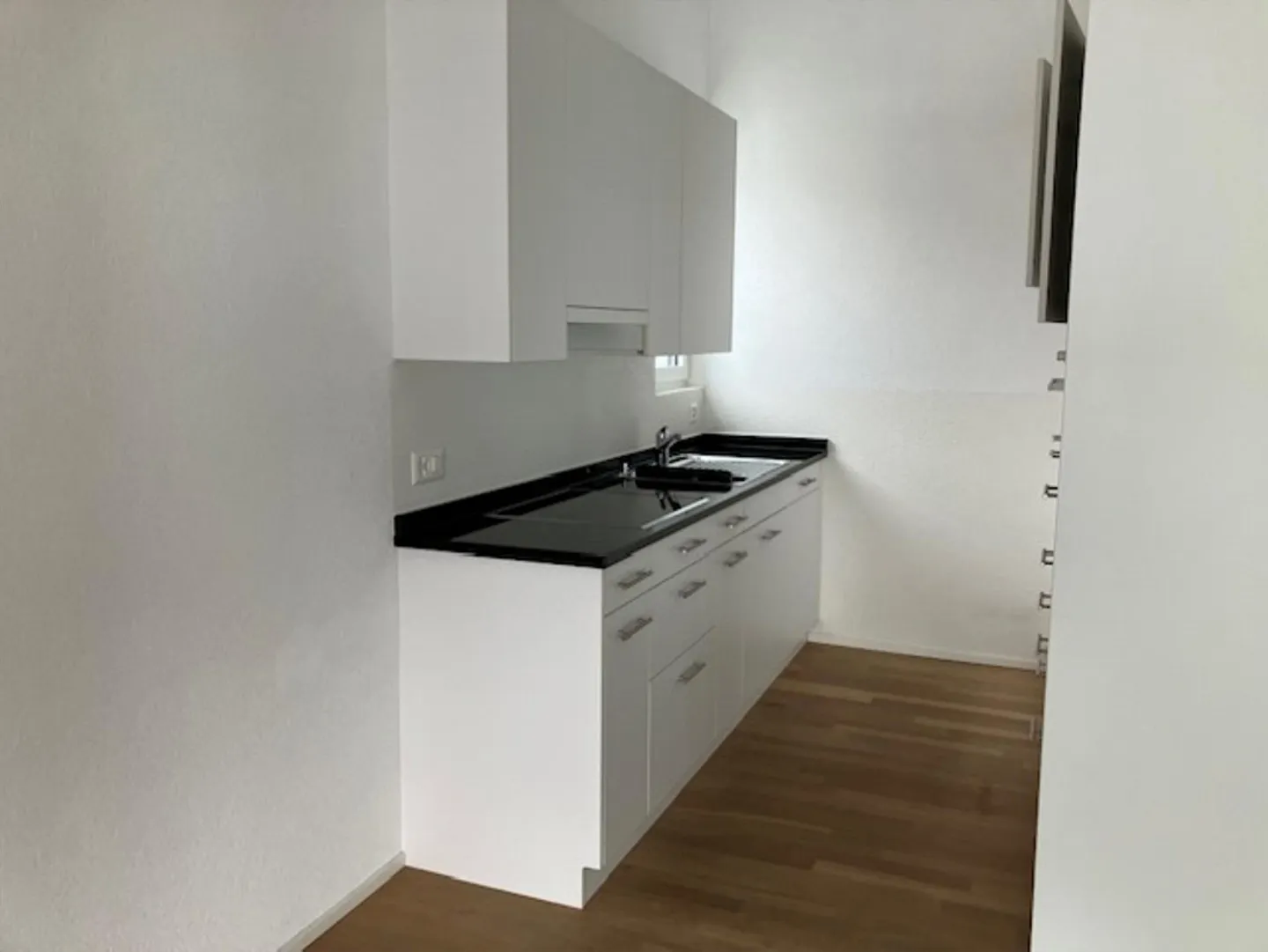 Appartamento moderno e bello di 4,5 stanze in una posizione soleggiata e centrale - Foto 1 di 10