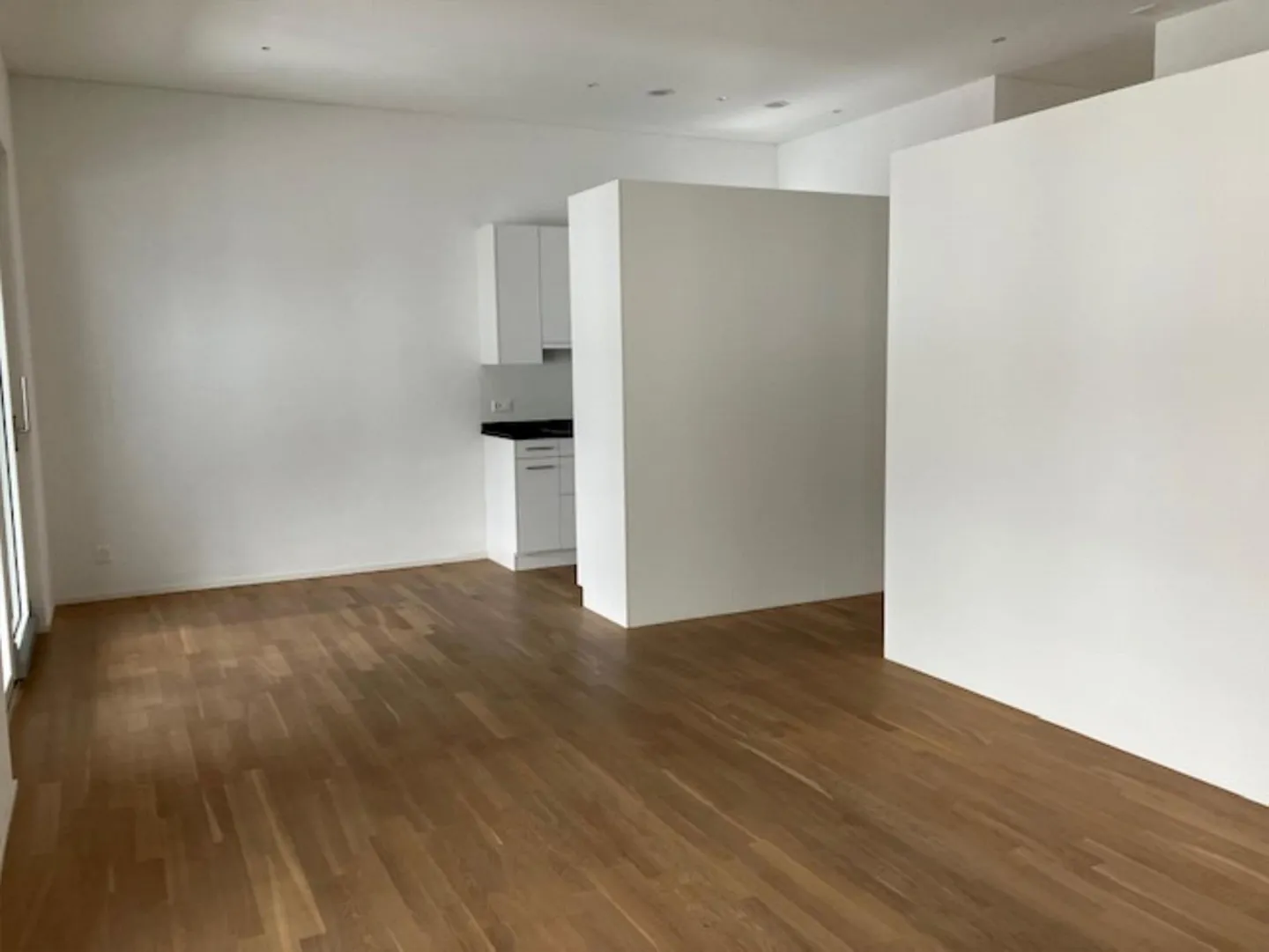 Appartamento moderno e bello di 4,5 stanze in una posizione soleggiata e centrale - Foto 3 di 10