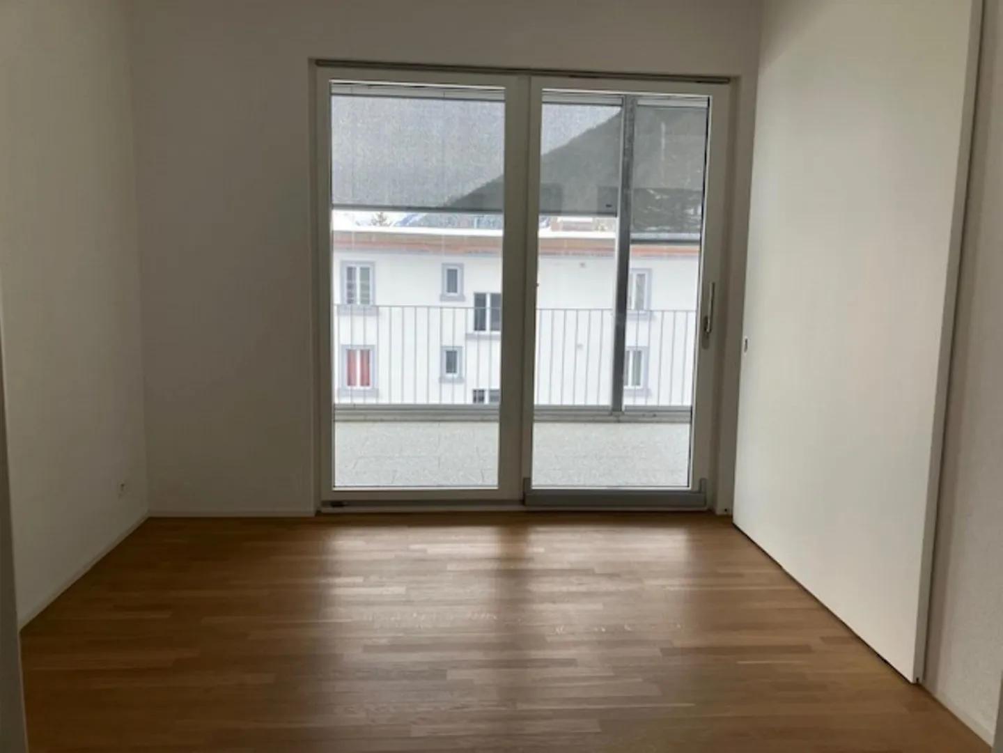 Appartamento moderno e bello di 4,5 stanze in una posizione soleggiata e centrale - Foto 5 di 10