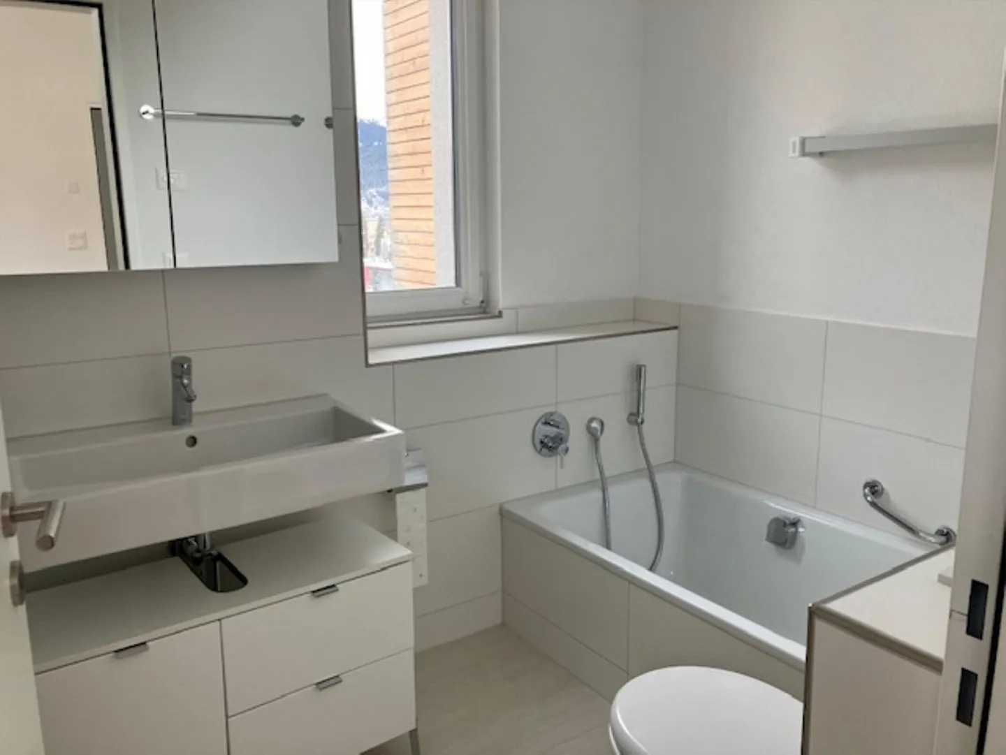 Appartamento moderno e bello di 4,5 stanze in una posizione soleggiata e centrale - Foto 7 di 10