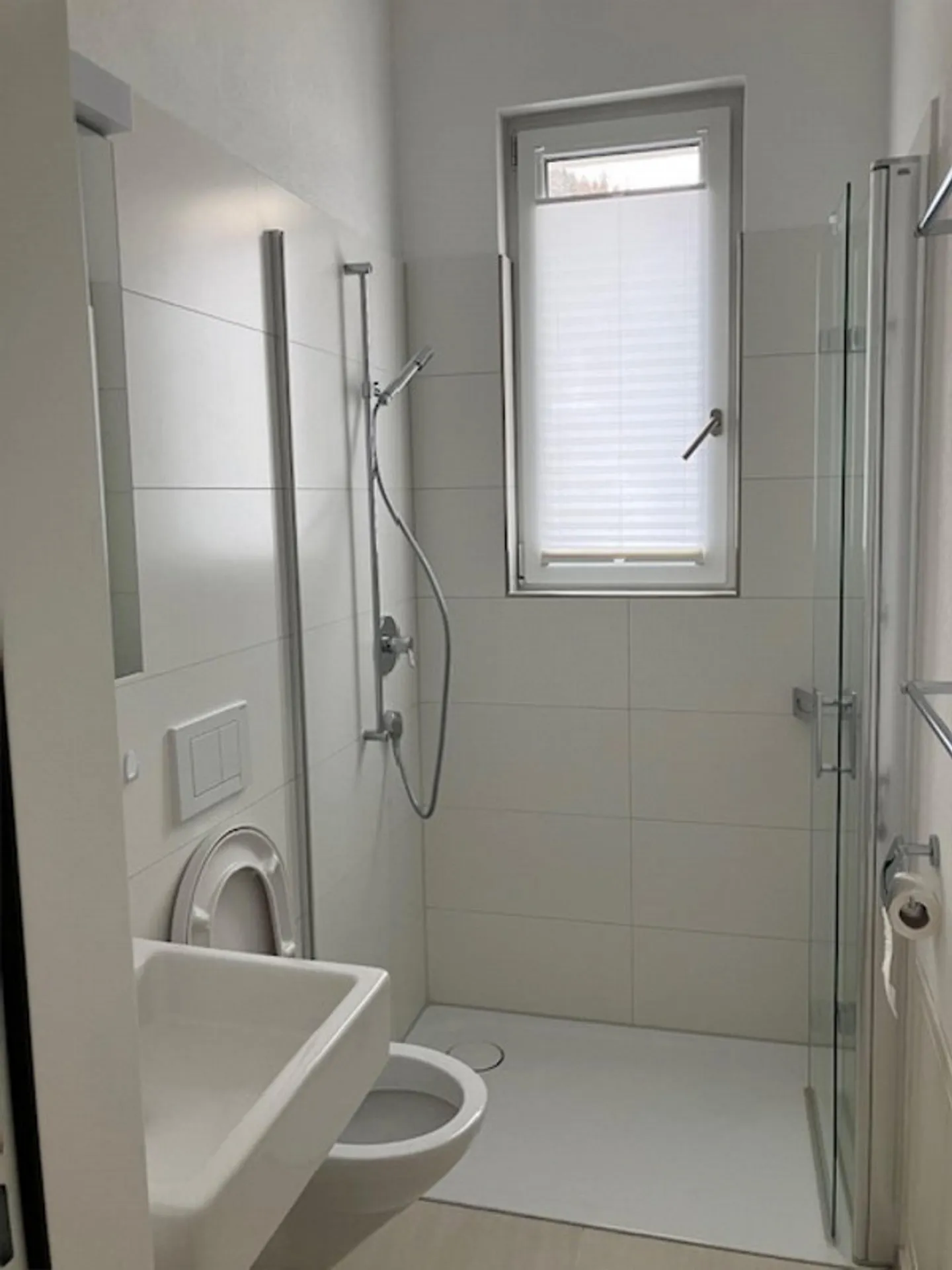 Appartamento moderno e bello di 4,5 stanze in una posizione soleggiata e centrale - Foto 8 di 10