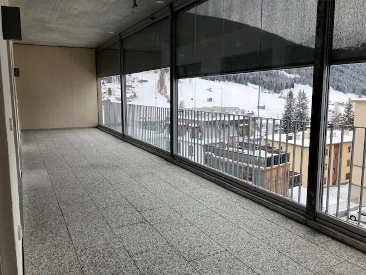 Appartamento moderno e bello di 4,5 stanze in una posizione soleggiata e centrale - Foto 10 di 10