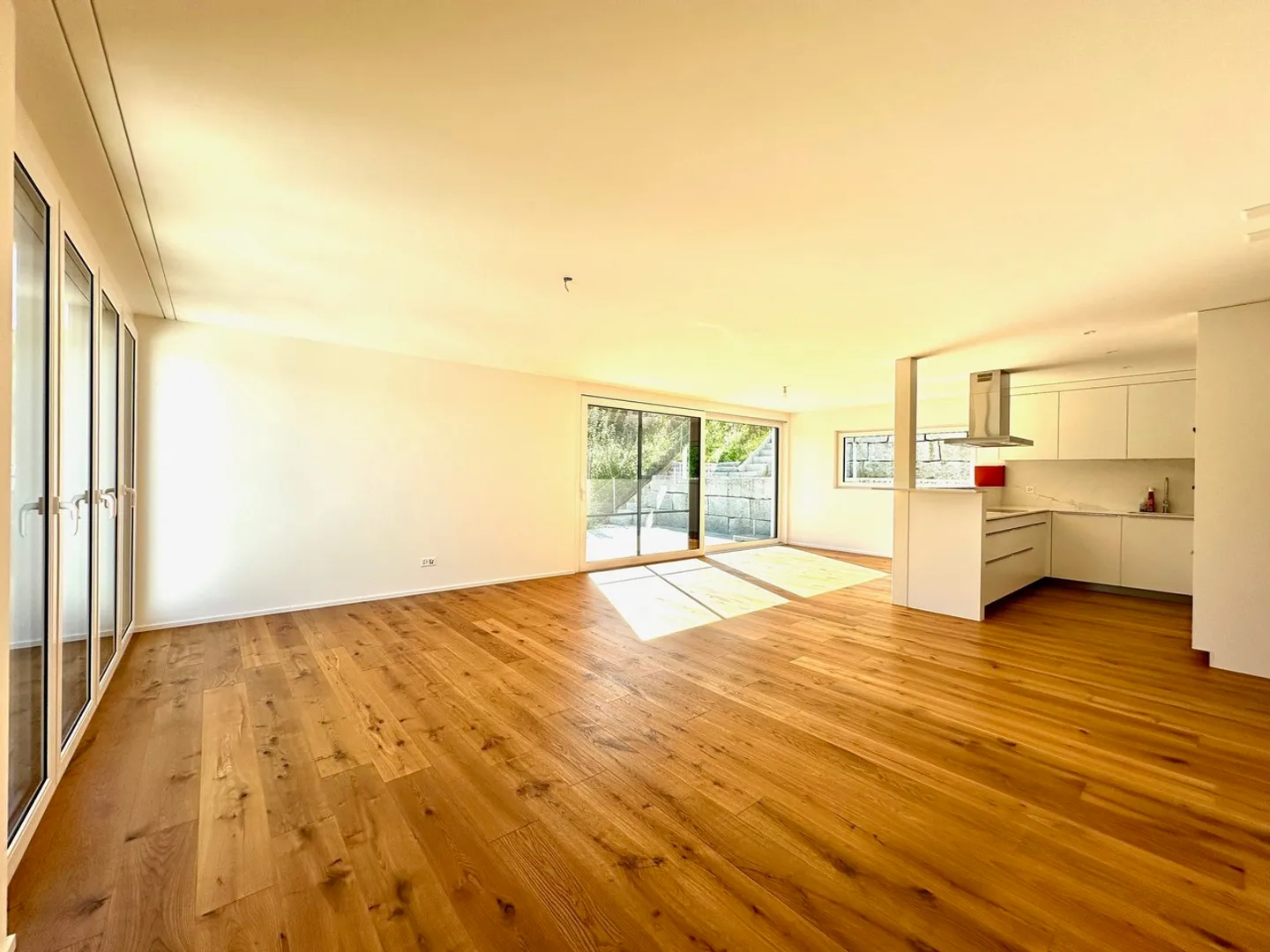 Modern family house with a separate apartment in a quiet location with a view - Photo 5 of 20