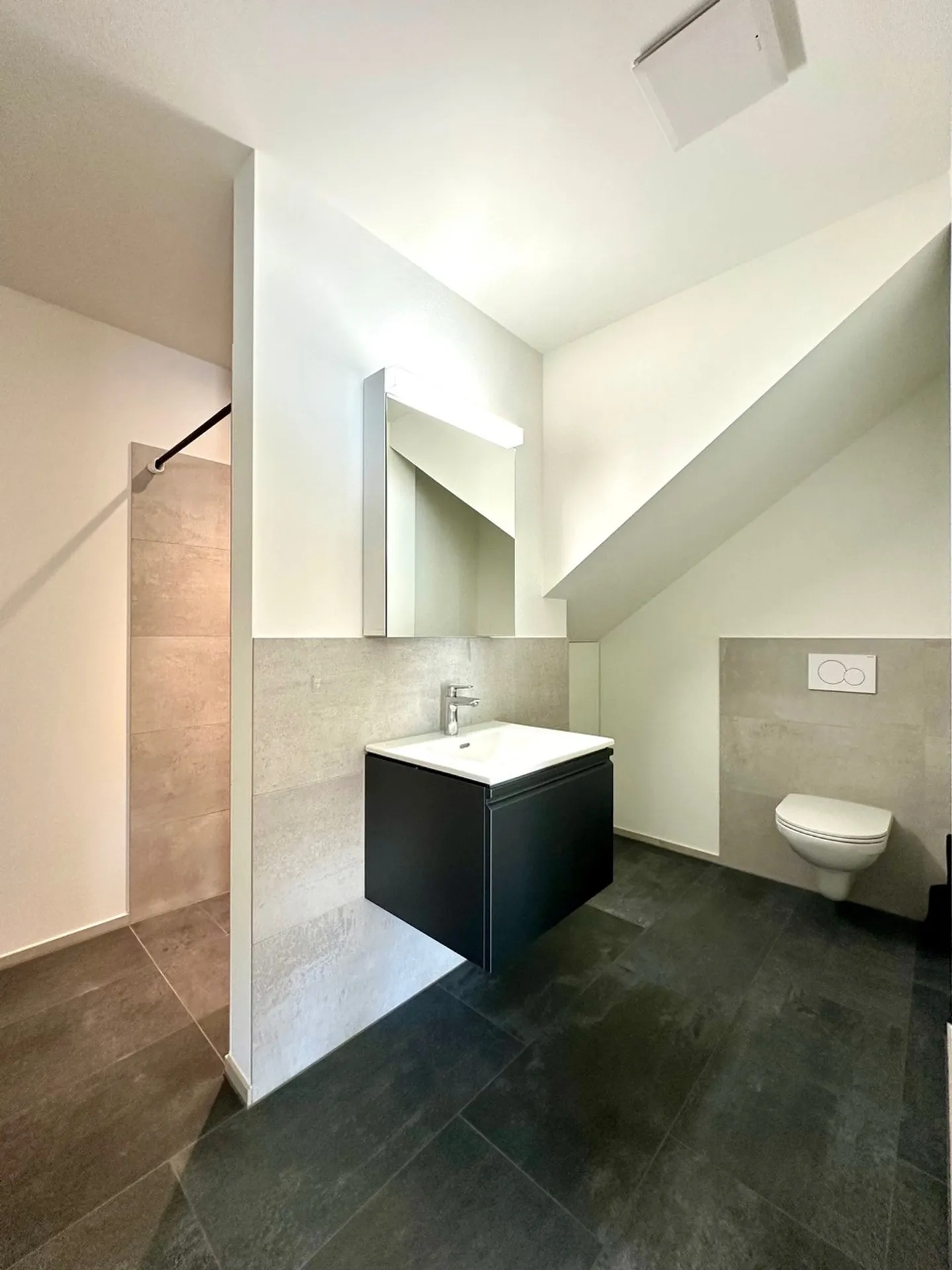 Modern family house with a separate apartment in a quiet location with a view - Photo 7 of 20