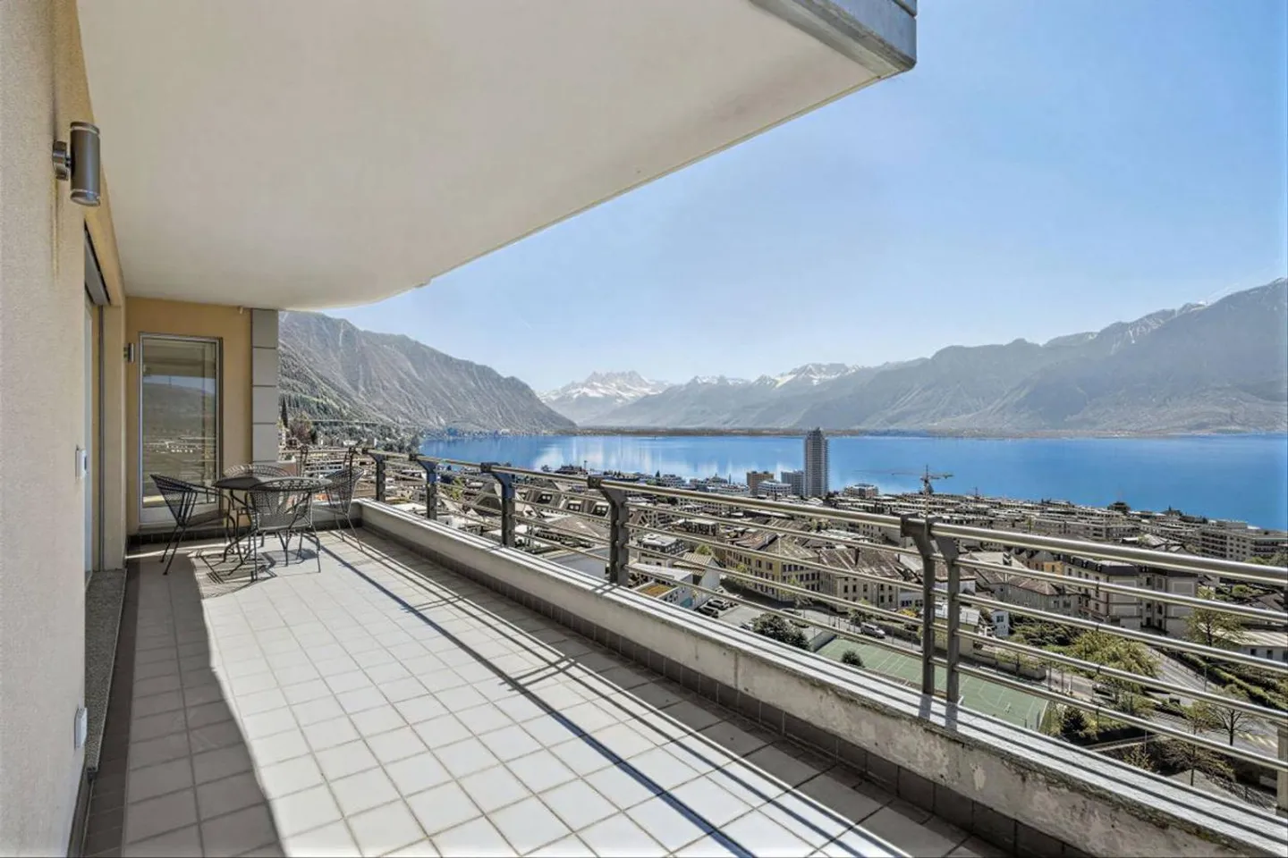 Elegante Wohnung mit Seeblick - Foto 4 von 13