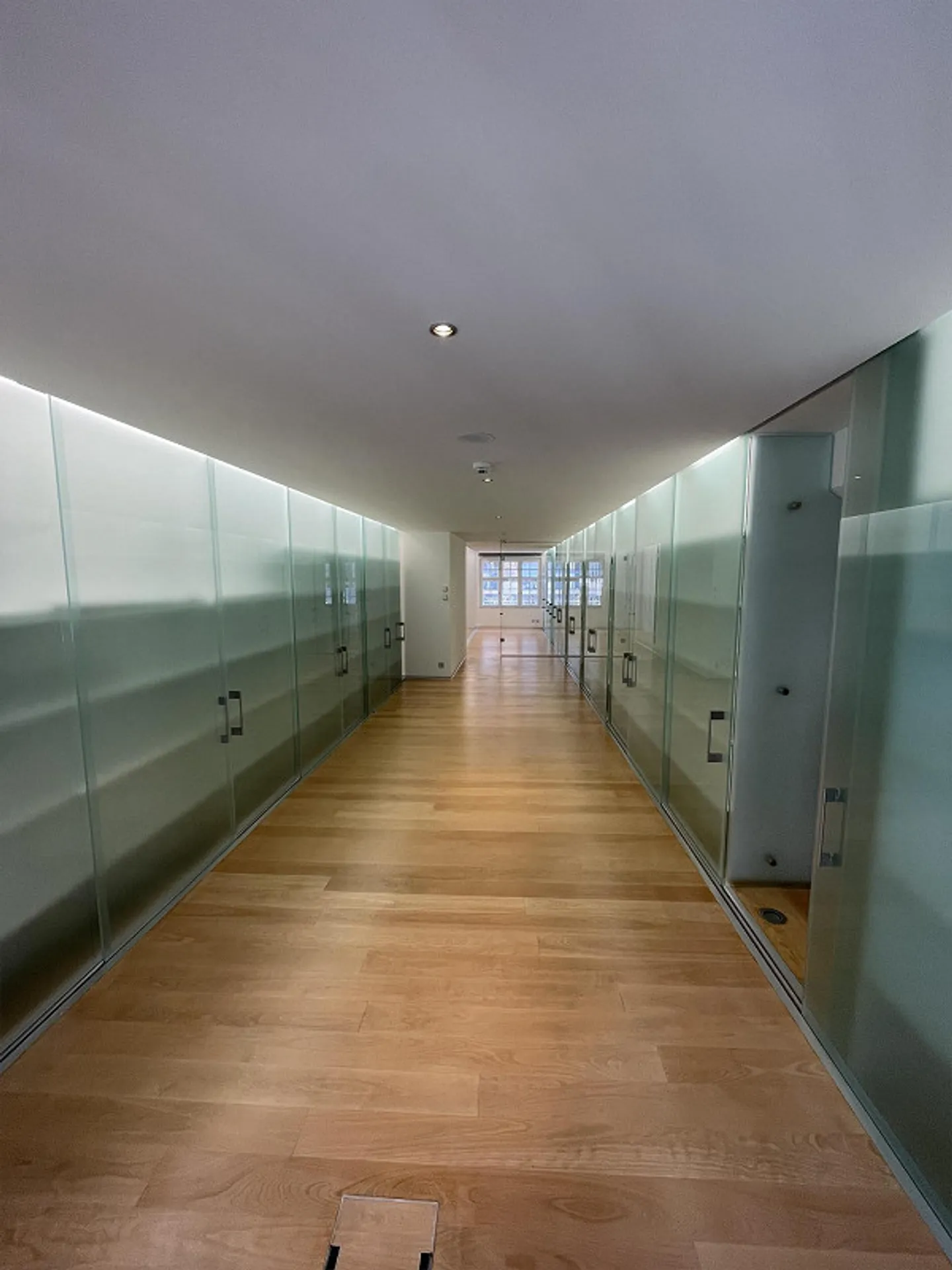 Moderne Büroräume - Foto 6 von 11