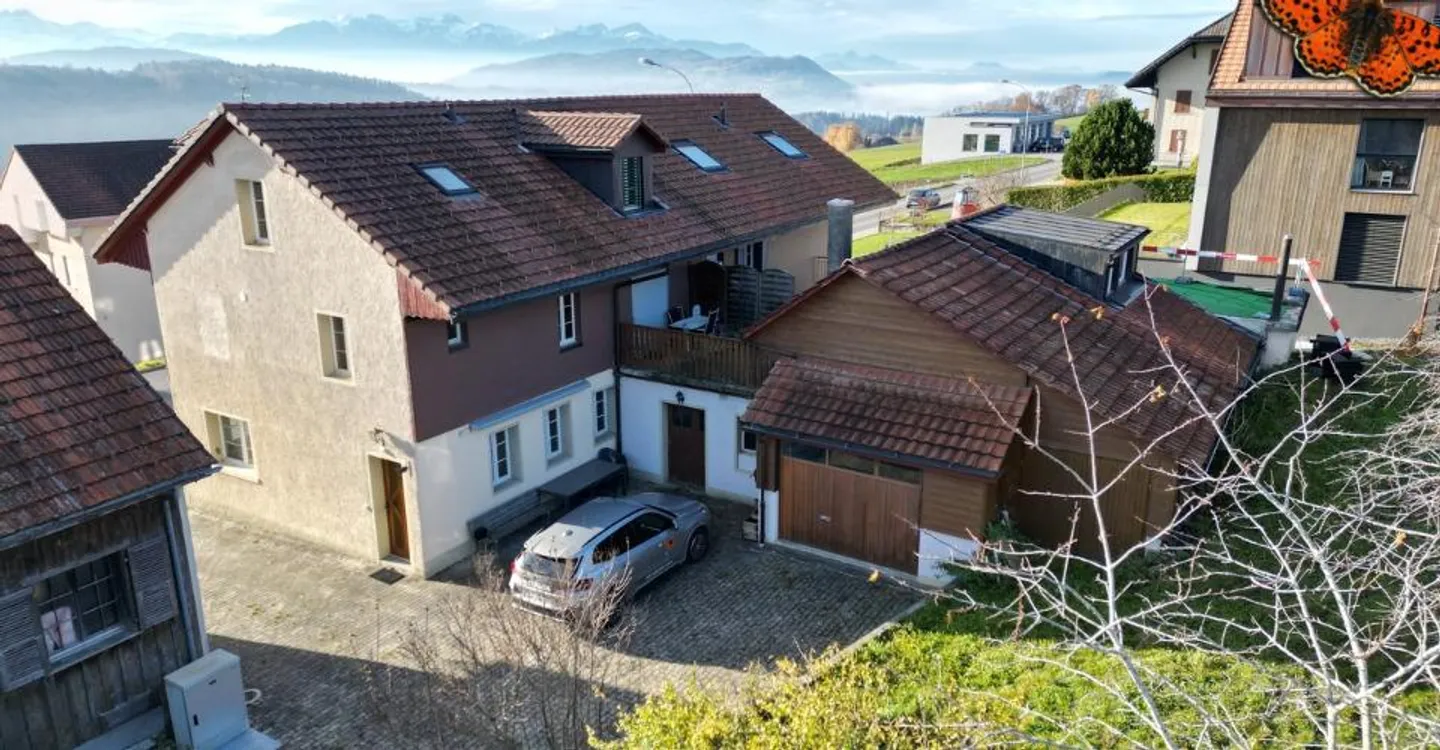 Charming semi-detached house with a lovely building plot - Photo 1 of 11