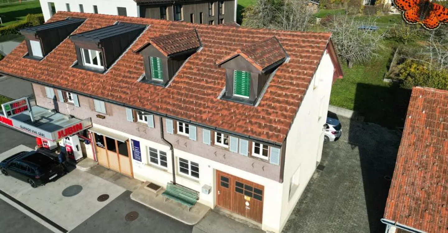 Charming semi-detached house with a lovely building plot - Photo 2 of 11
