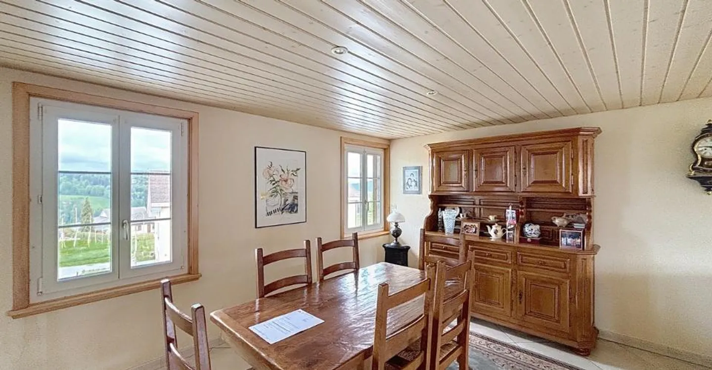 Charming semi-detached house with a lovely building plot - Photo 4 of 11