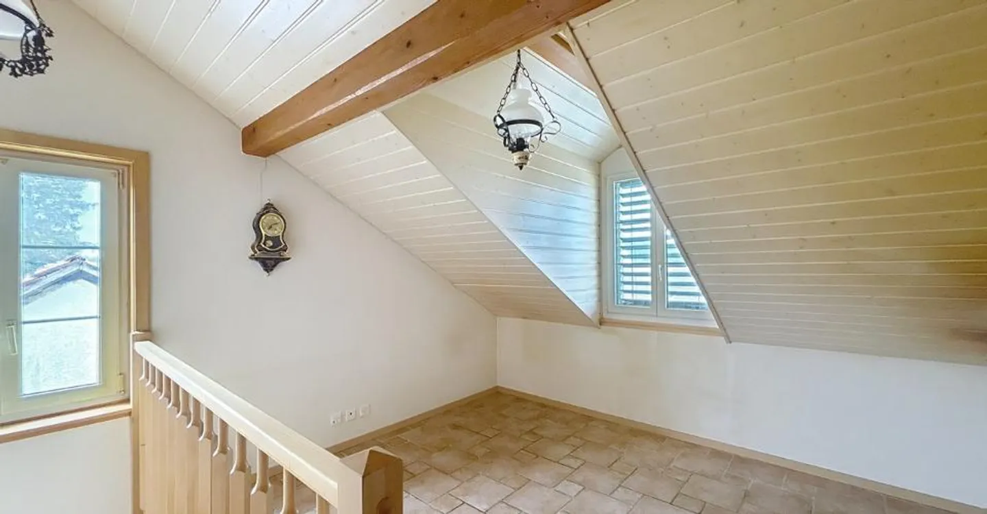 Charming semi-detached house with a lovely building plot - Photo 7 of 11