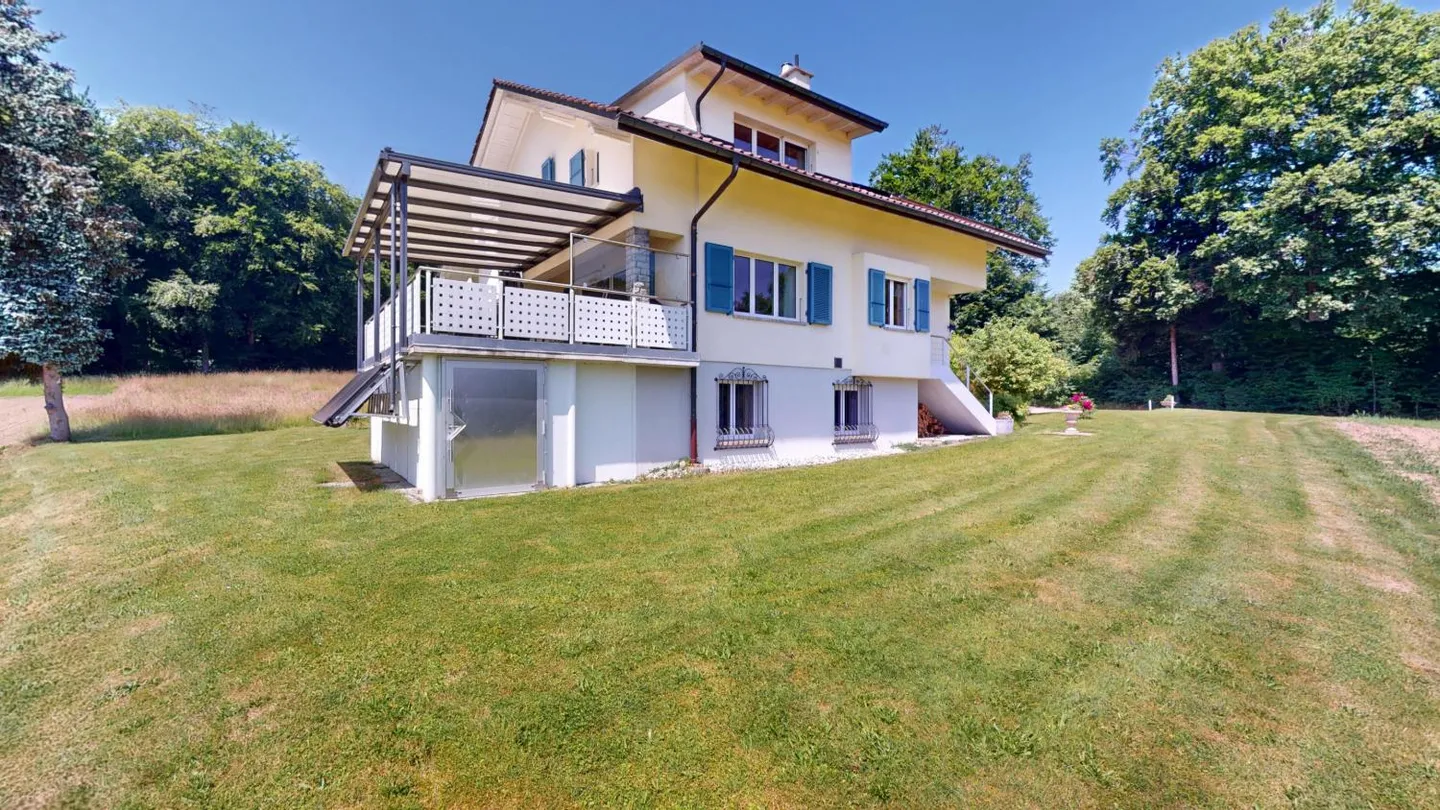 Eine seltene Villa auf dem Land, mit Platz für große Ideen - Foto 3 von 19