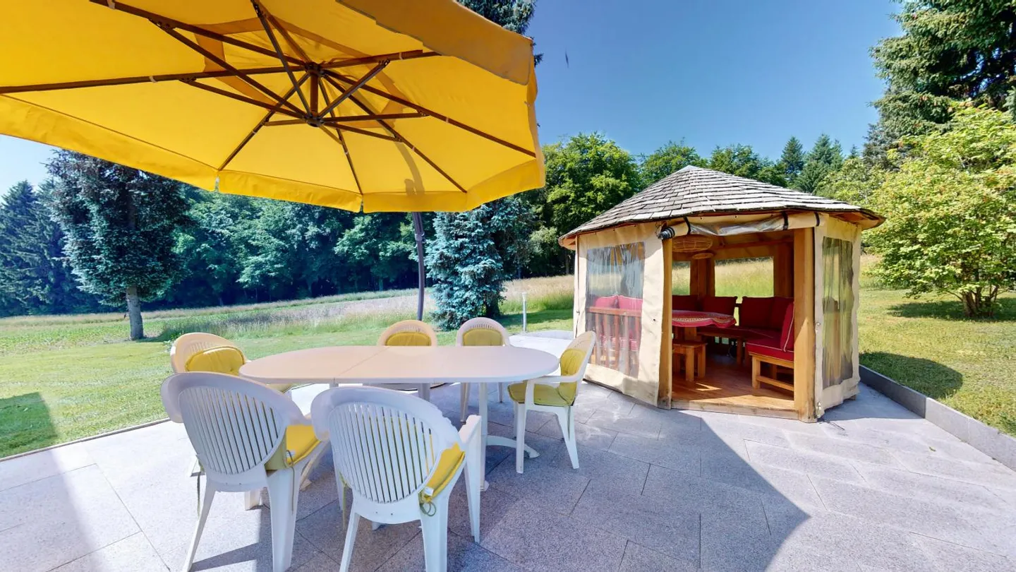 Eine seltene Villa auf dem Land, mit Platz für große Ideen - Foto 4 von 19