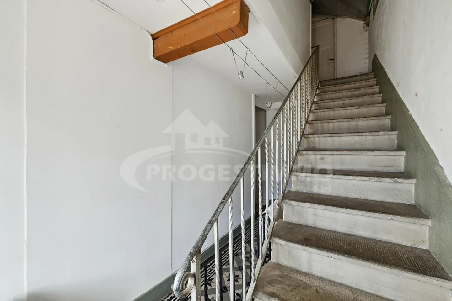 INUSUEL - GRANDE MAISON À RÉNOVER - Photo 4 sur 10
