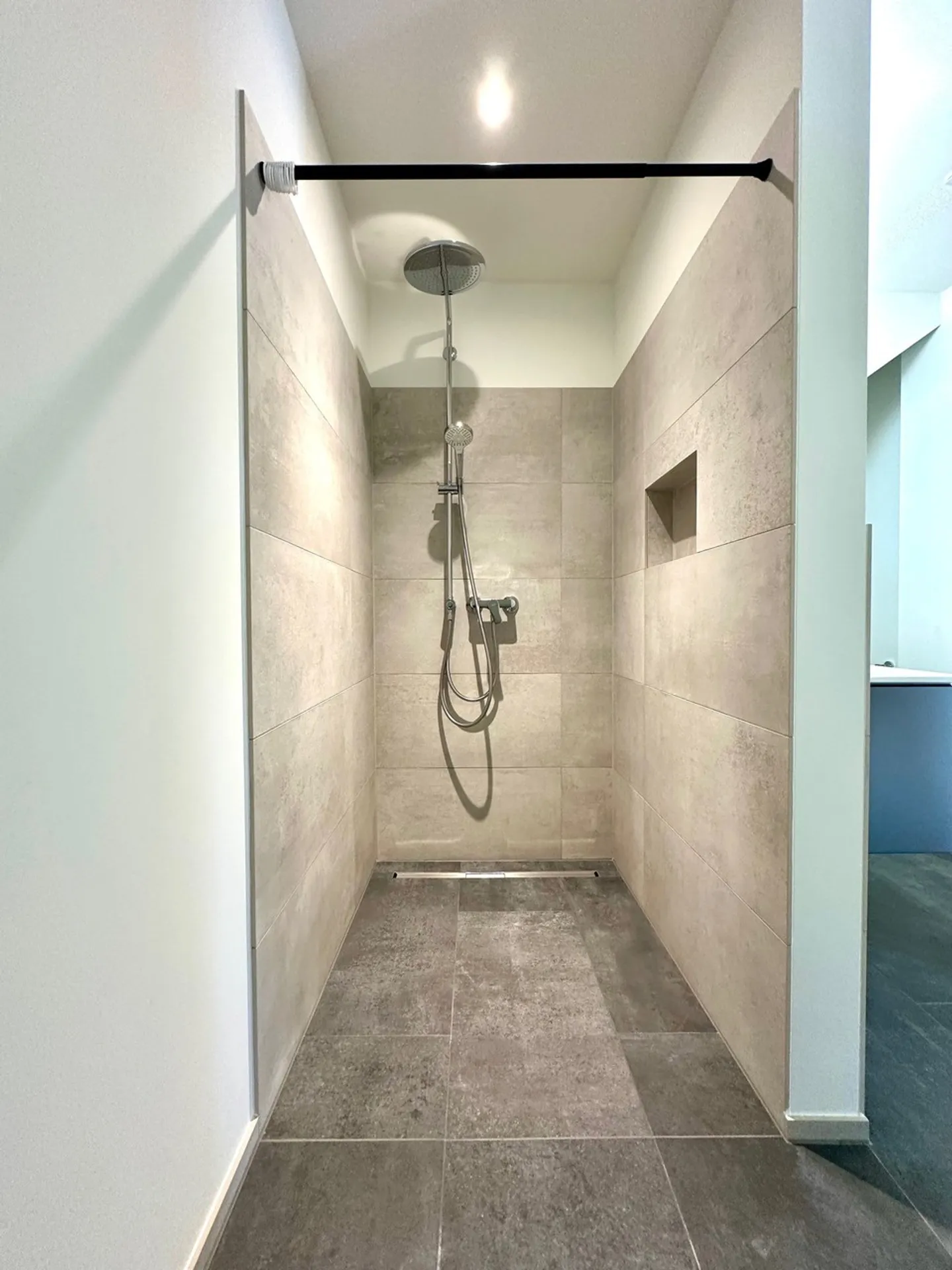 Modern family house with a separate apartment in a quiet location with a view - Photo 8 of 20