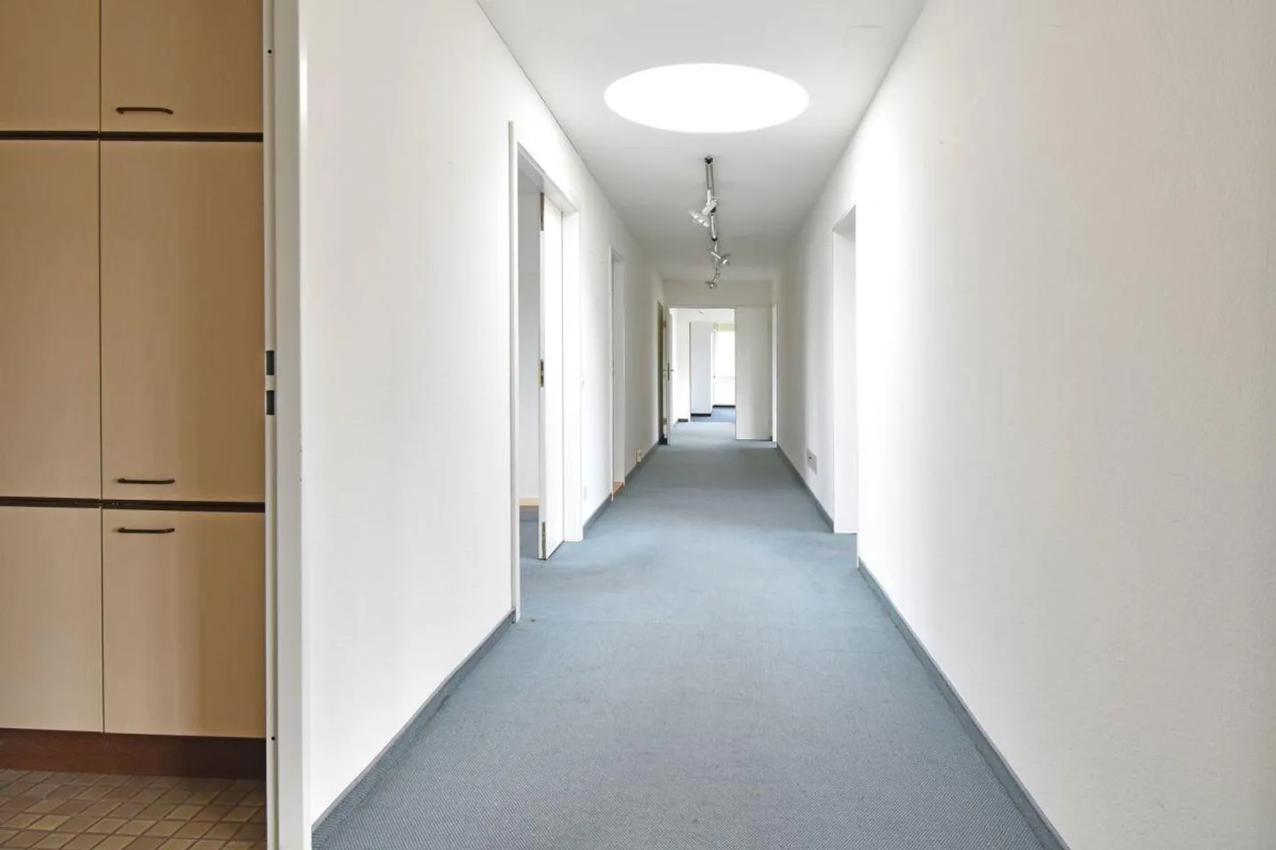 Uffici luminosi e attraenti per il tuo nuovo domicilio aziendale - Foto 5 di 12