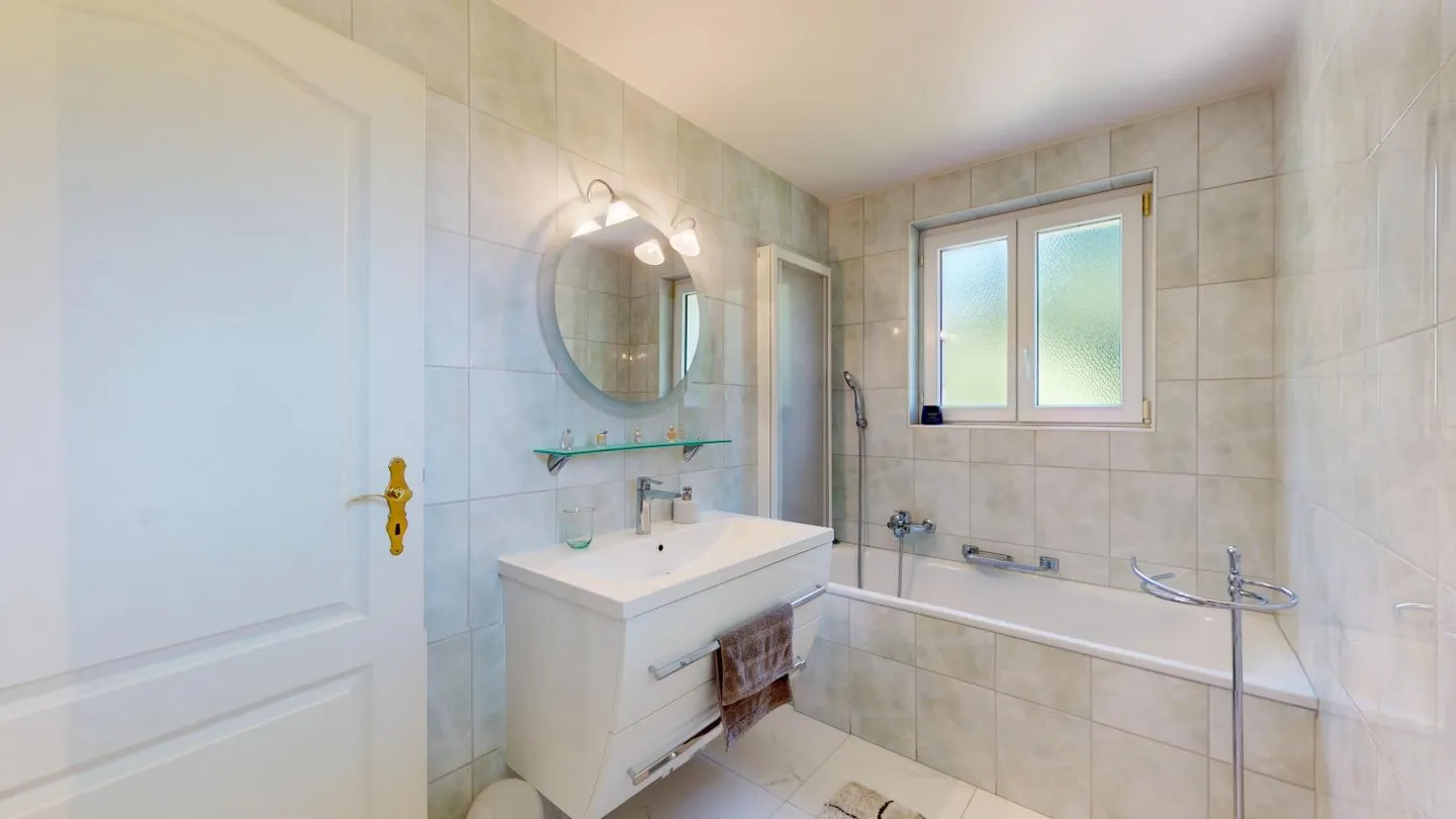 Eine seltene Villa auf dem Land, mit Platz für große Ideen - Foto 14 von 19