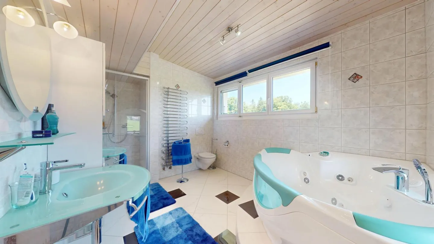 Eine seltene Villa auf dem Land, mit Platz für große Ideen - Foto 16 von 19