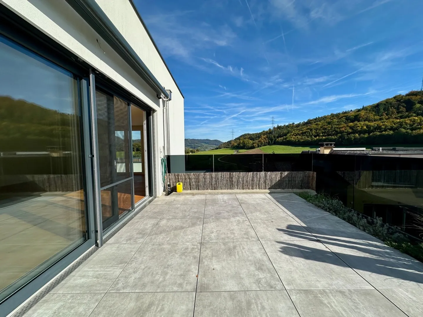 Modern family house with a separate apartment in a quiet location with a view - Photo 10 of 20