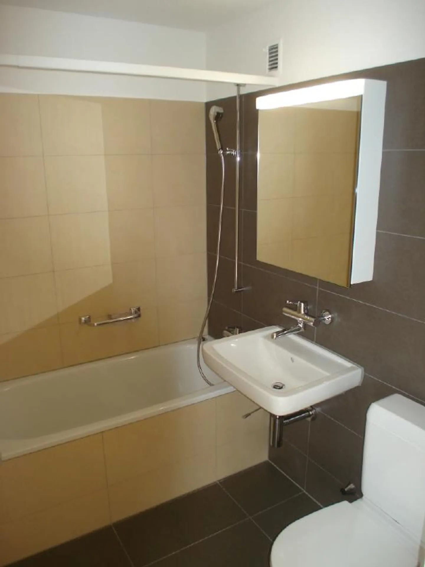 Appartement confortable au cœur de Horw - Photo 3 sur 5