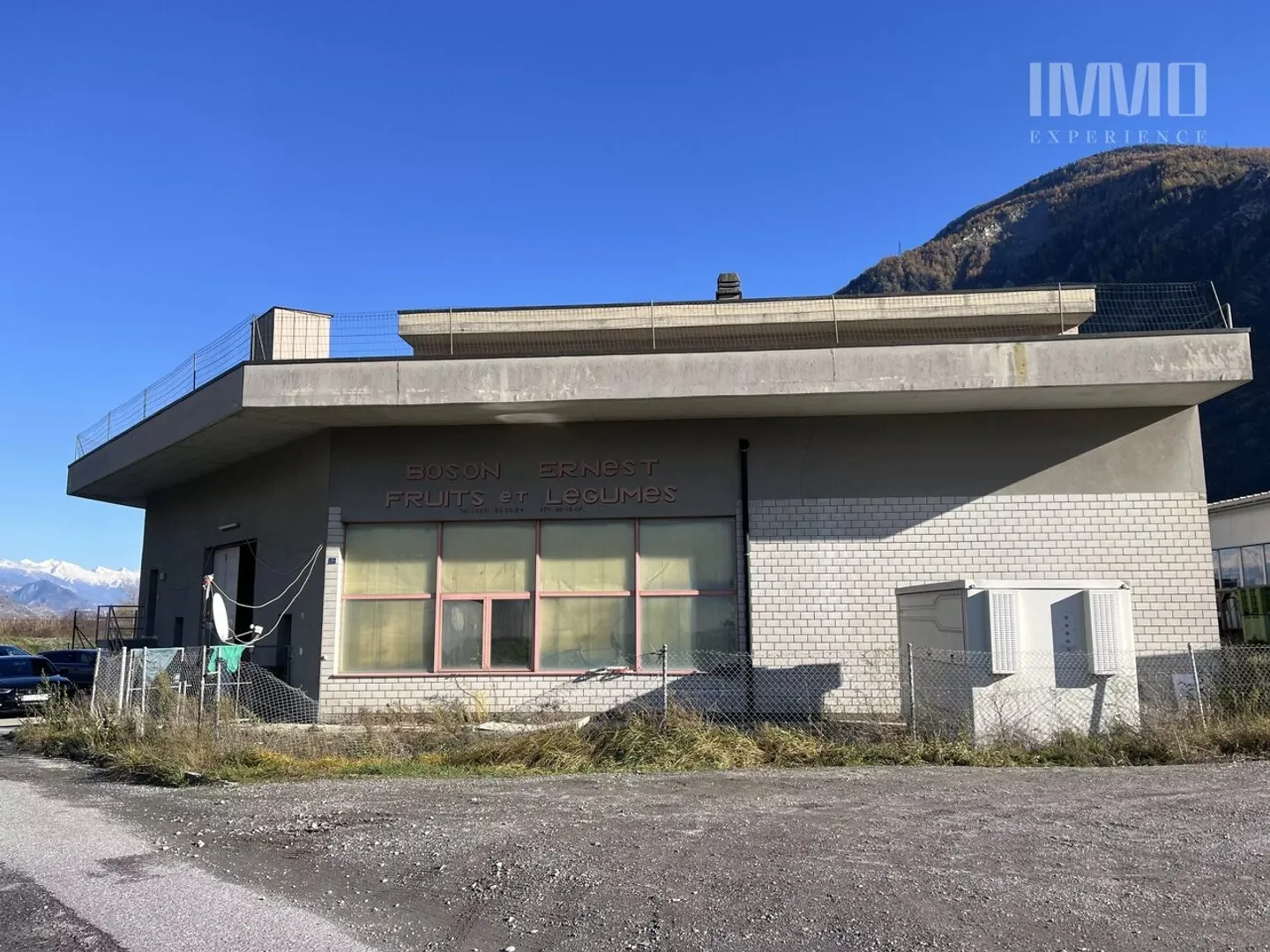 Magazzino con camere frigorifere e due studi - Foto 2 di 13