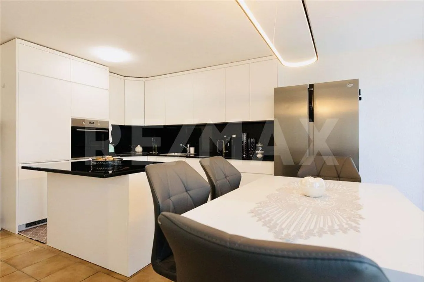 Ideales Haus zum Wohnen oder Investieren - Foto 9 von 13