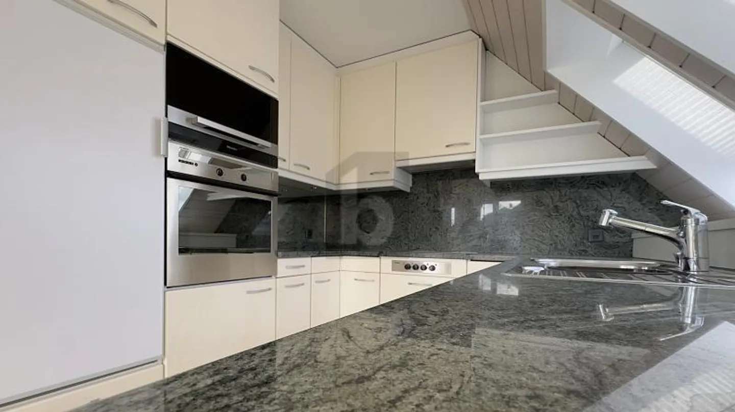 CALME, BAIGNÉ DE LUMIÈRE ET PLEIN DE CHARME - Photo 2 sur 6