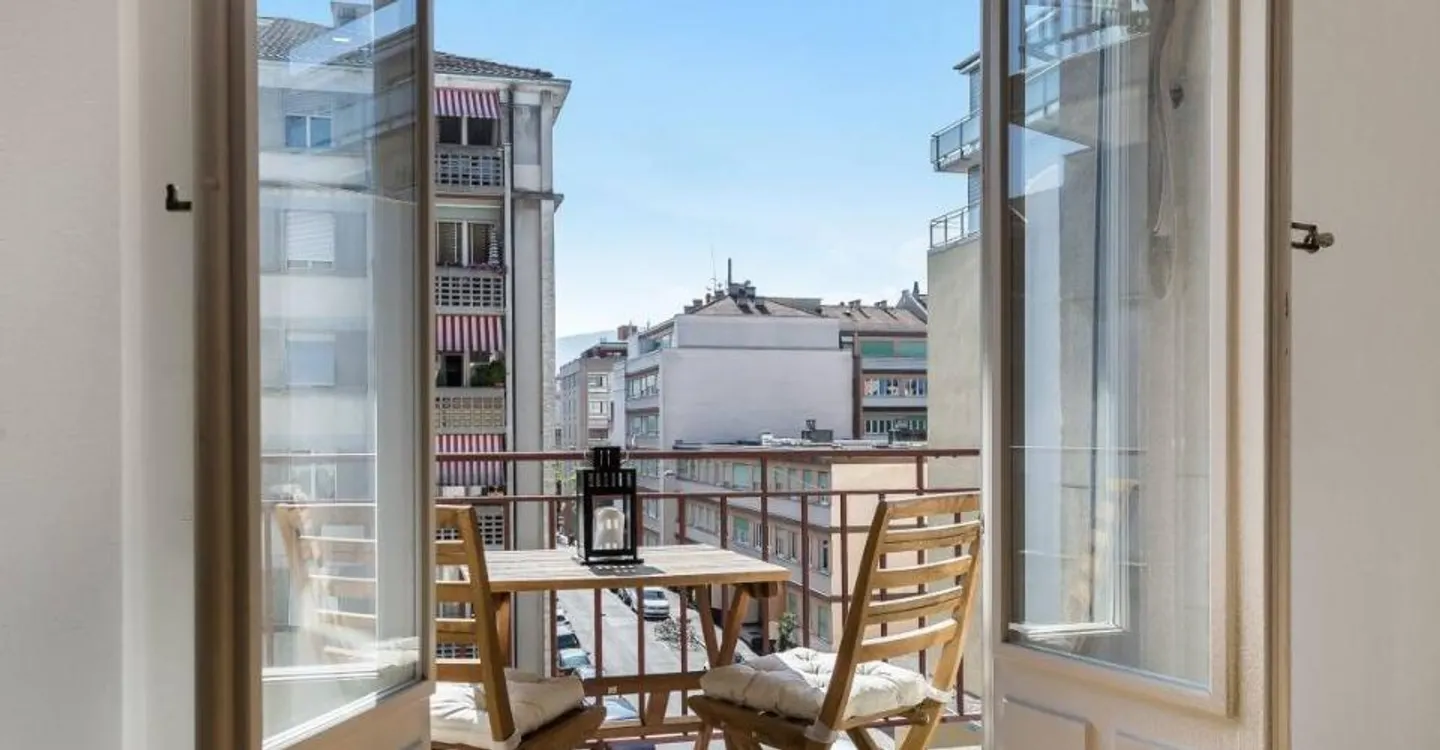 Incantevole appartamento con una camera da letto e balcone nel vivace Charmilles, Ginevra - Foto 3 di 7