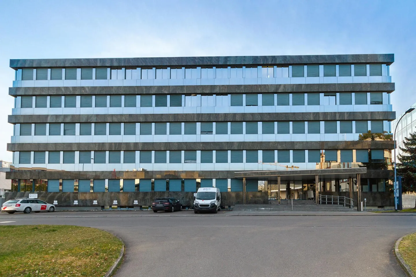 Bureaux modernes près de la gare de Glattbrugg - Photo 1 sur 13