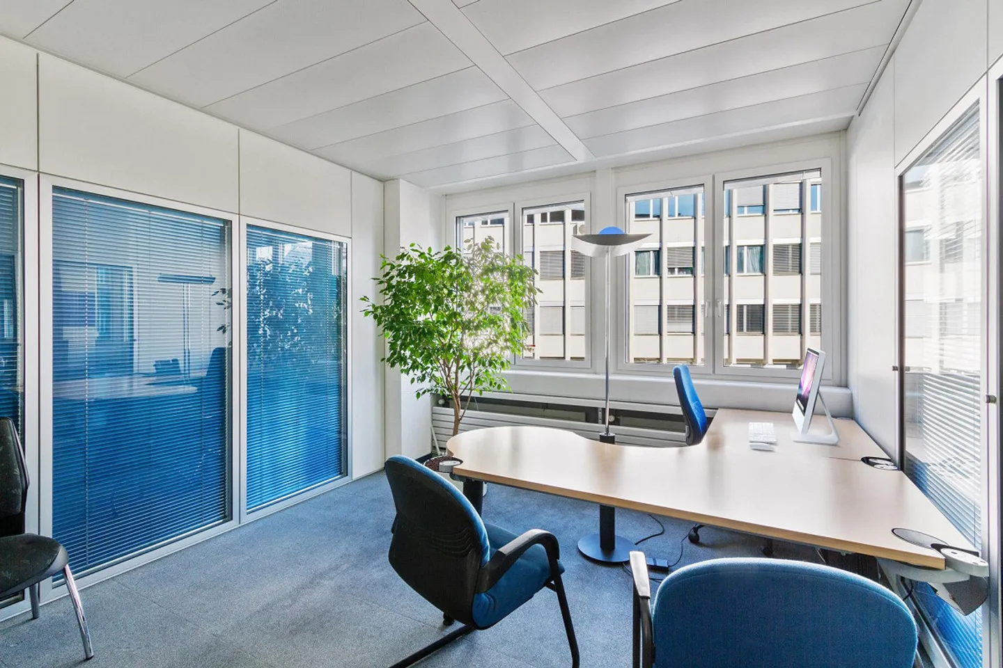 Bureaux modernes près de la gare de Glattbrugg - Photo 5 sur 13