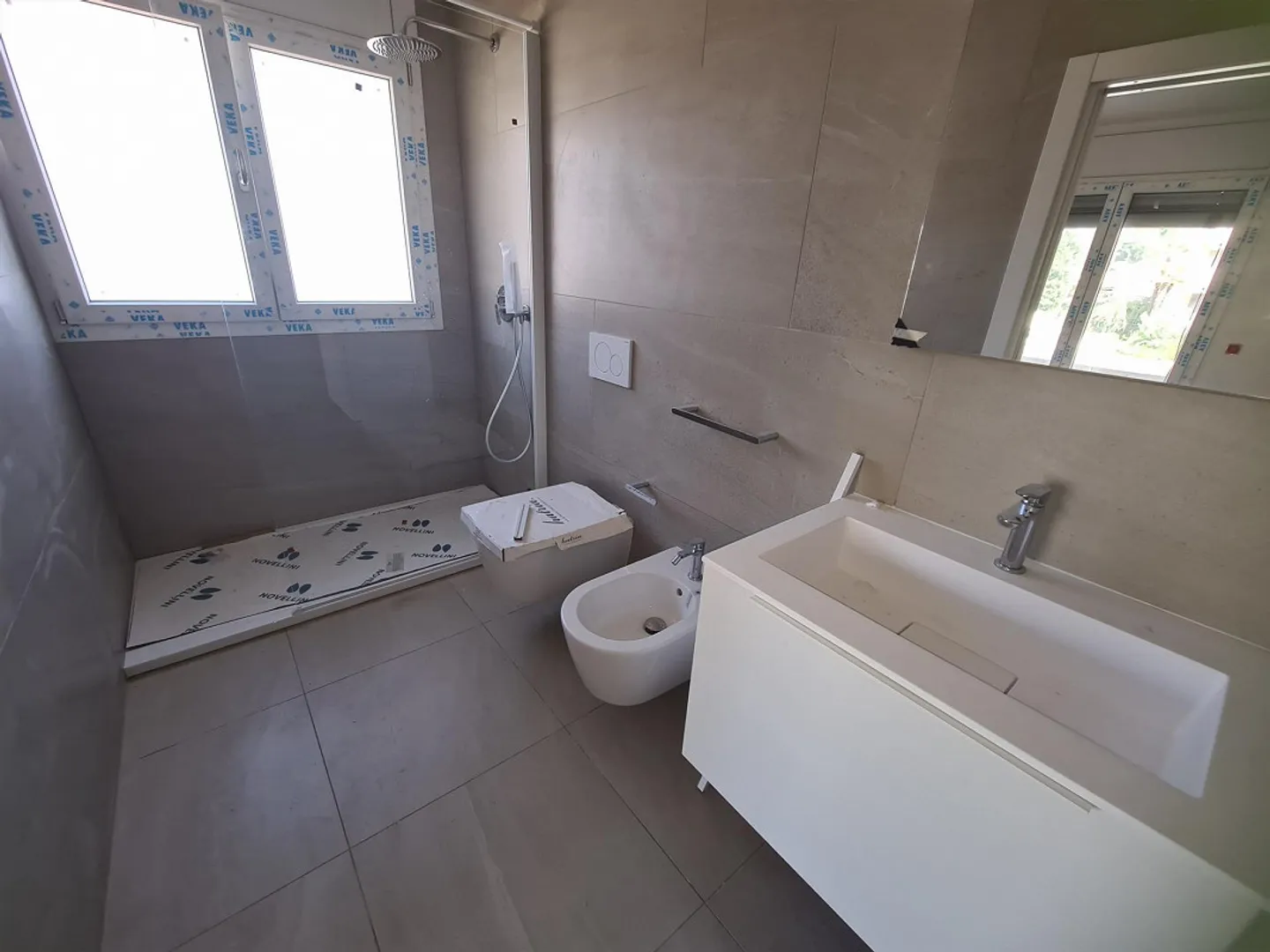 3,5 pièces de nouvelle construction avec 2 terrasses à Caslano - Photo 7 sur 10