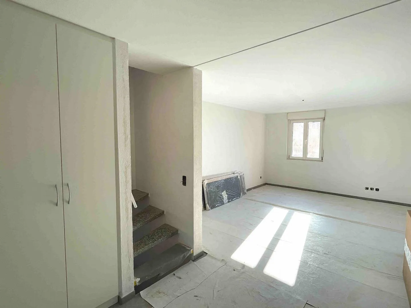 Completely renovated house with beautiful flat garden - Photo 6 of 16