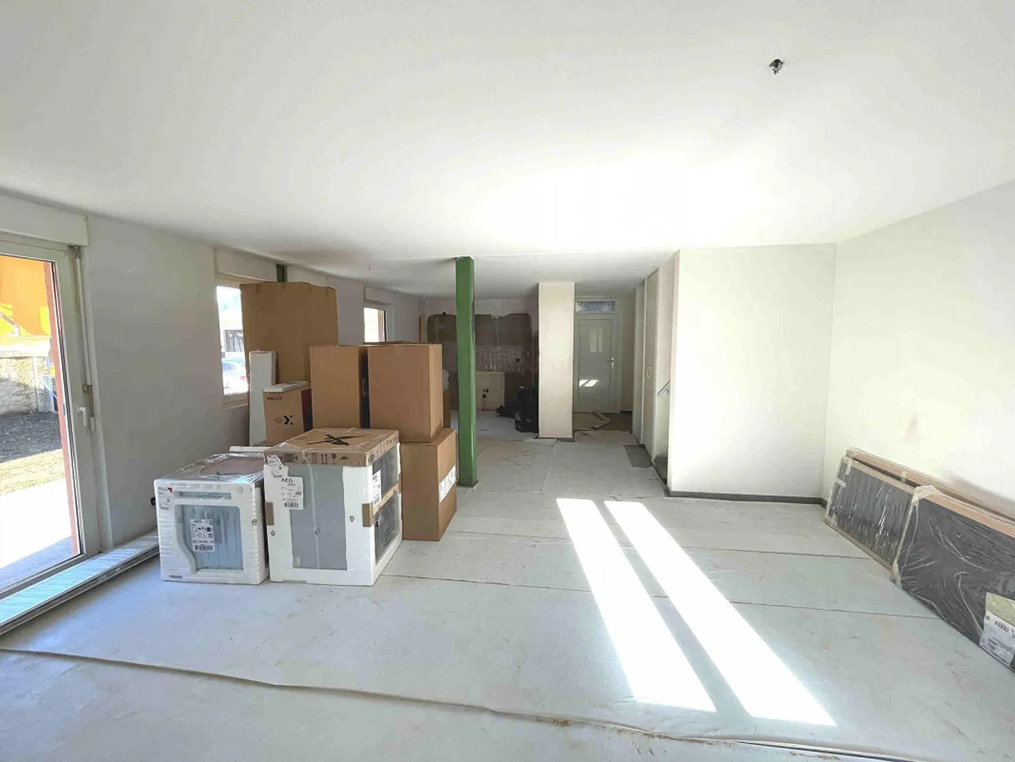 Completely renovated house with beautiful flat garden - Photo 7 of 16