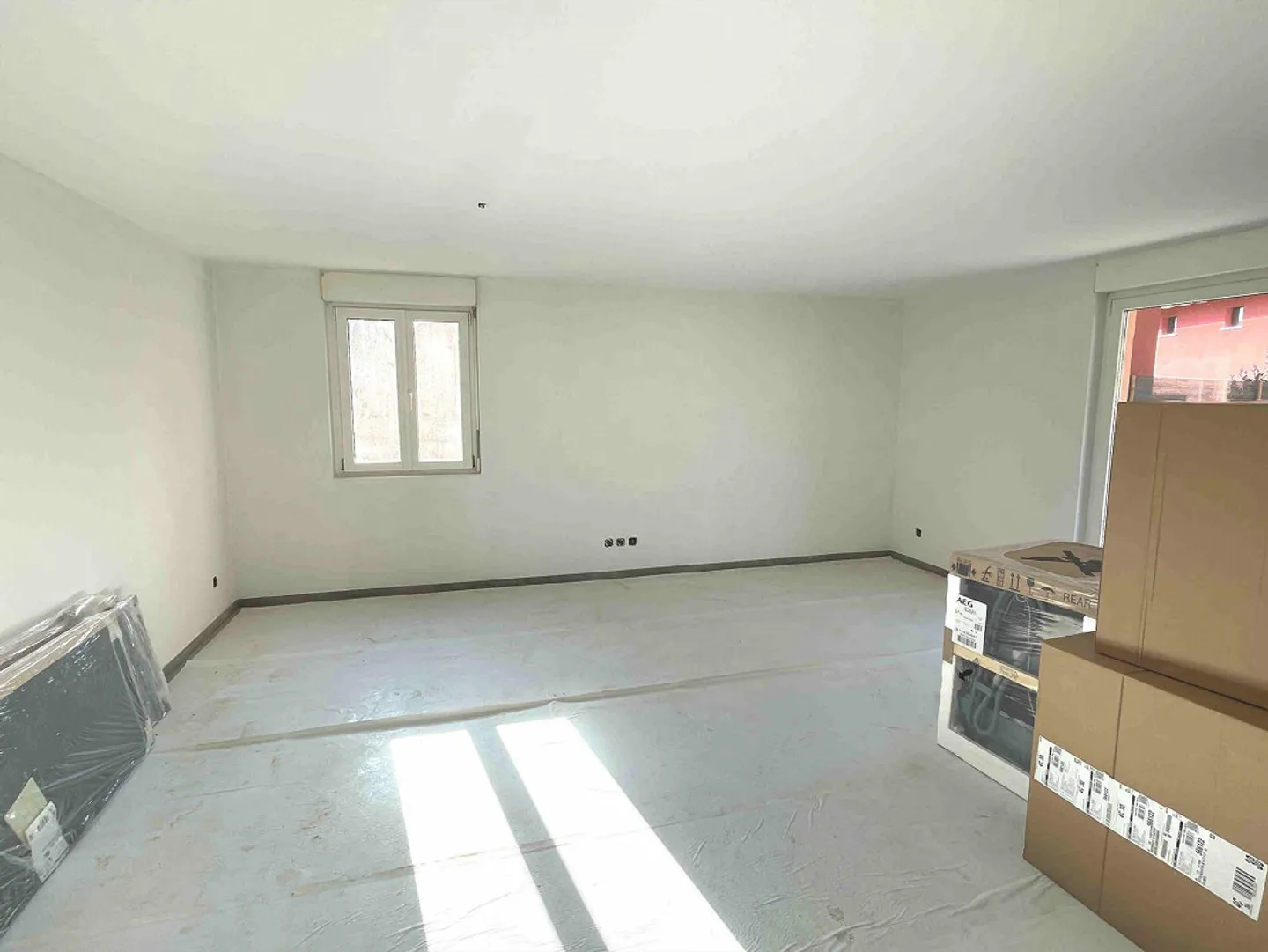 Completely renovated house with beautiful flat garden - Photo 9 of 16