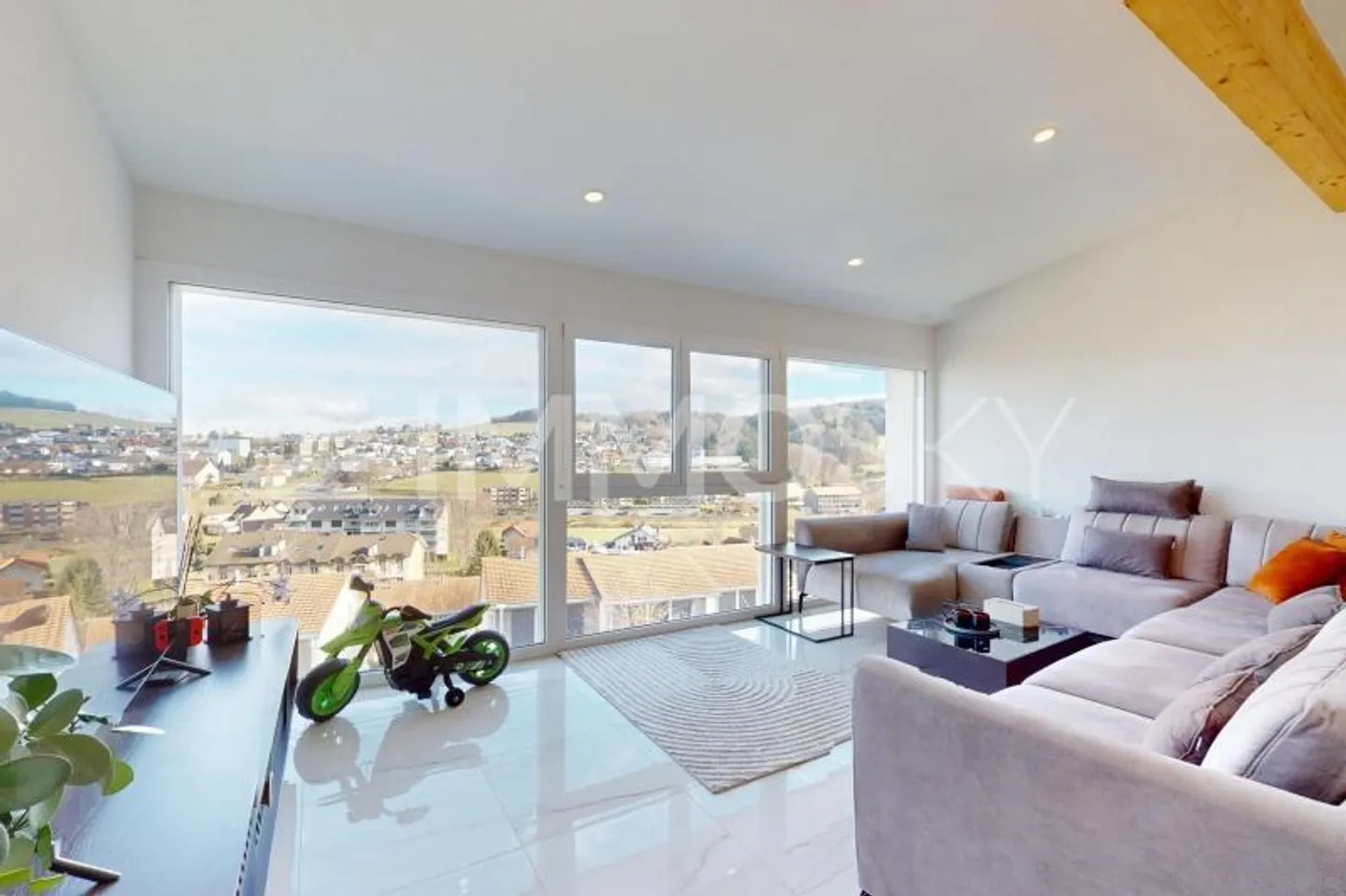 Semi-Detached House with Exceptional View! - Photo 3 of 5