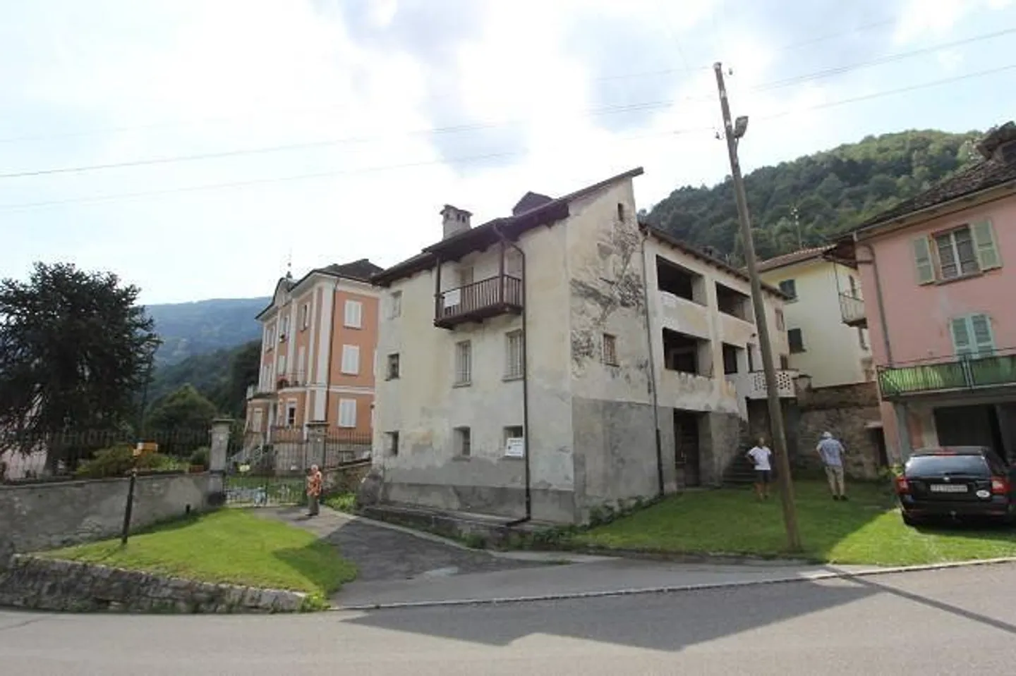 12-room village house to renovate - Photo 1 of 19