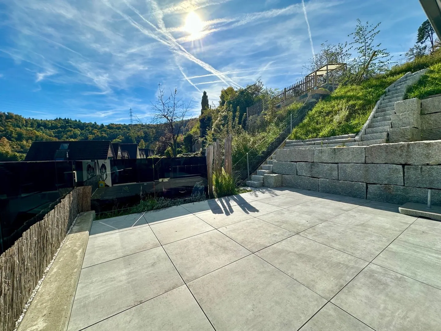 Modern family house with a separate apartment in a quiet location with a view - Photo 15 of 20