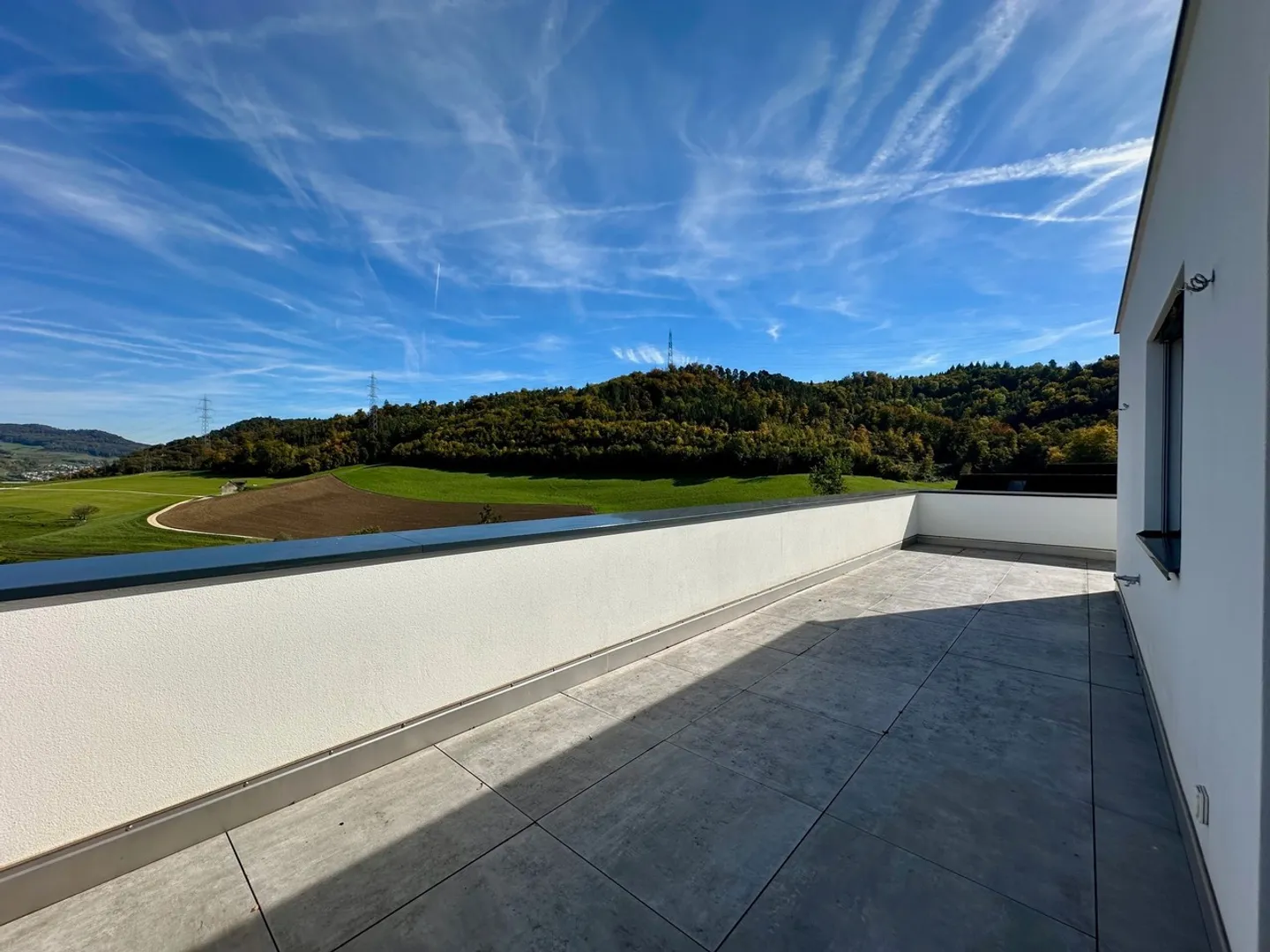 Modern family house with a separate apartment in a quiet location with a view - Photo 16 of 20