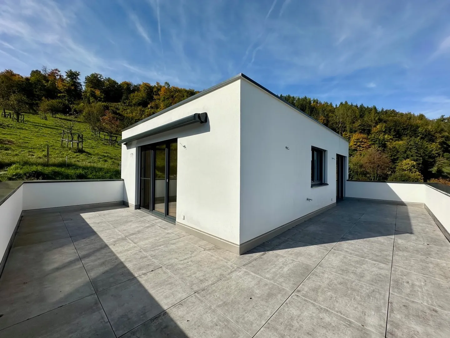 Modern family house with a separate apartment in a quiet location with a view - Photo 17 of 20