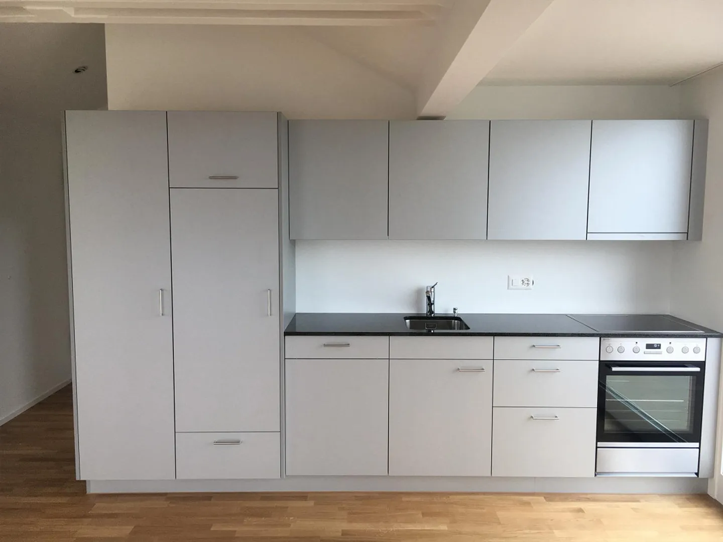 Helle 2-Zimmerdachwohnung mit wunderschöner Weitsicht - Foto 6 von 19