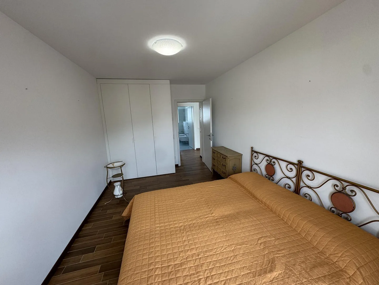 Caslano – Top floor with view and double terraces, a stone's throw from the lake - Photo 12 of 28