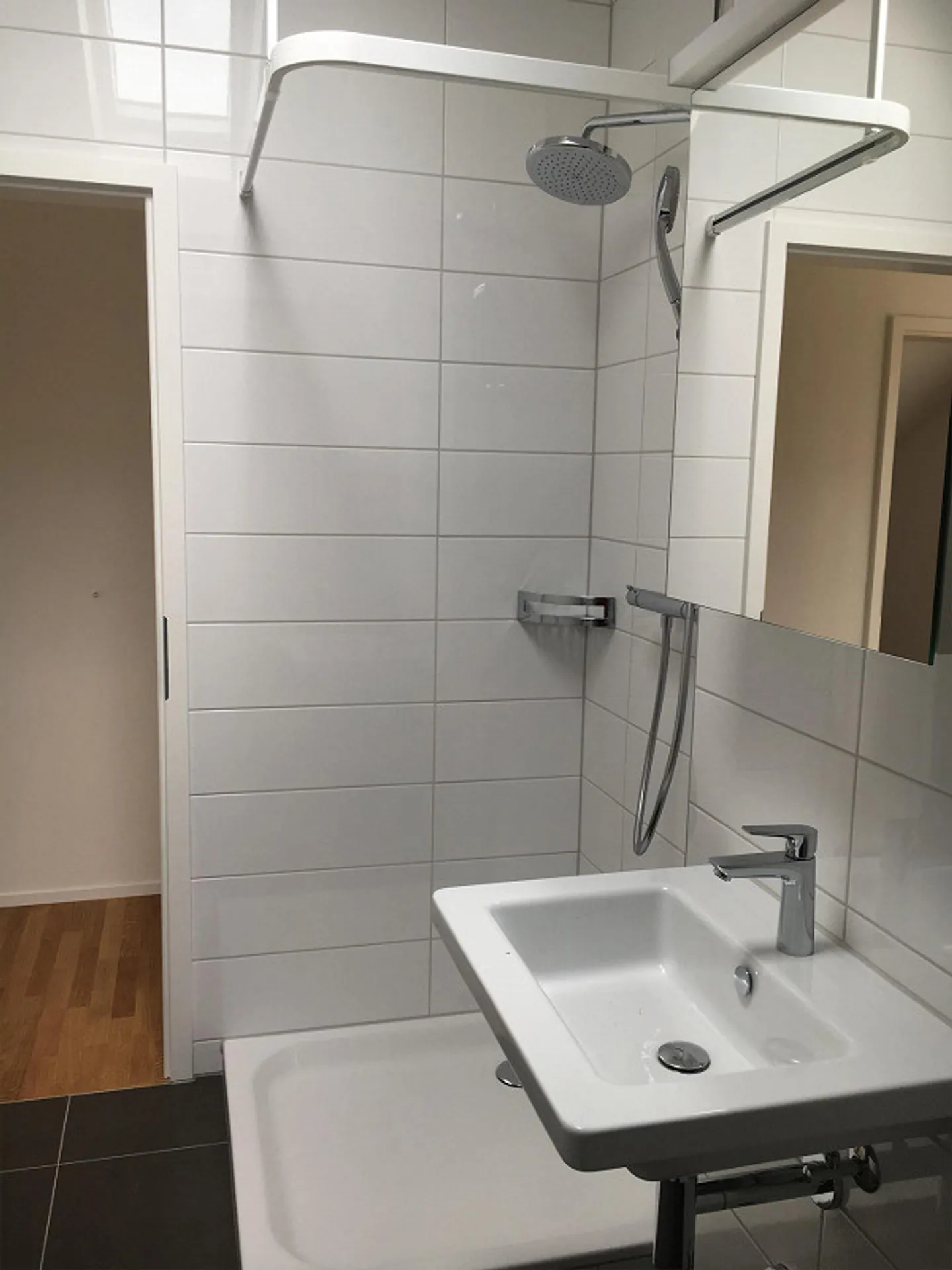 Helle 2-Zimmerdachwohnung mit wunderschöner Weitsicht - Foto 12 von 19