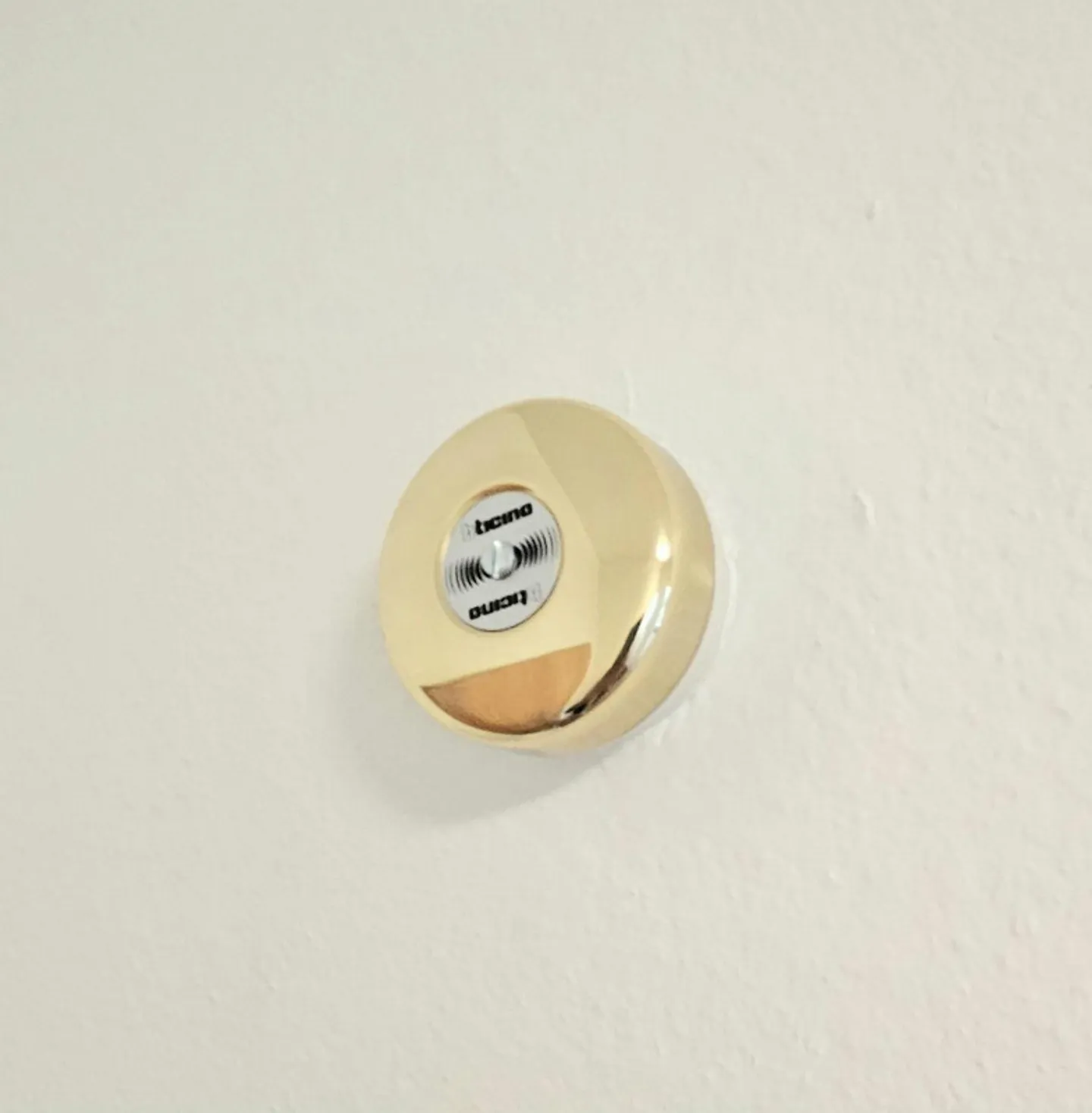 Appartement ensoleillé avec rangement - Photo 4 sur 13