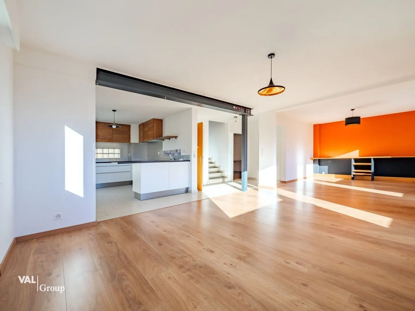 Villa de charme rénovée avec vue imprenable - Vente possible en résidence secondaire - Photo 3 of 13