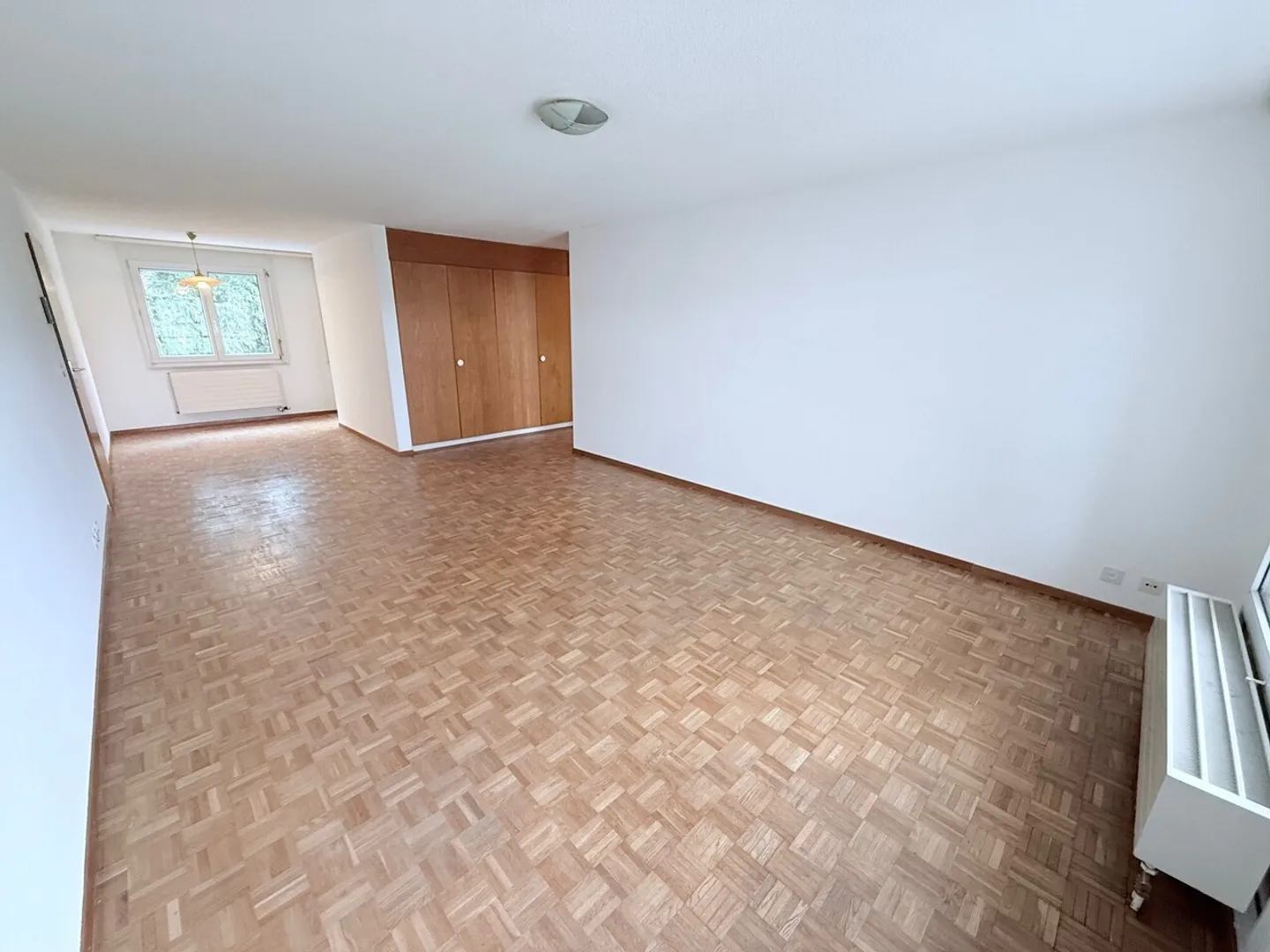 Geräumige Wohnung mit Balkon - Foto 2 von 7