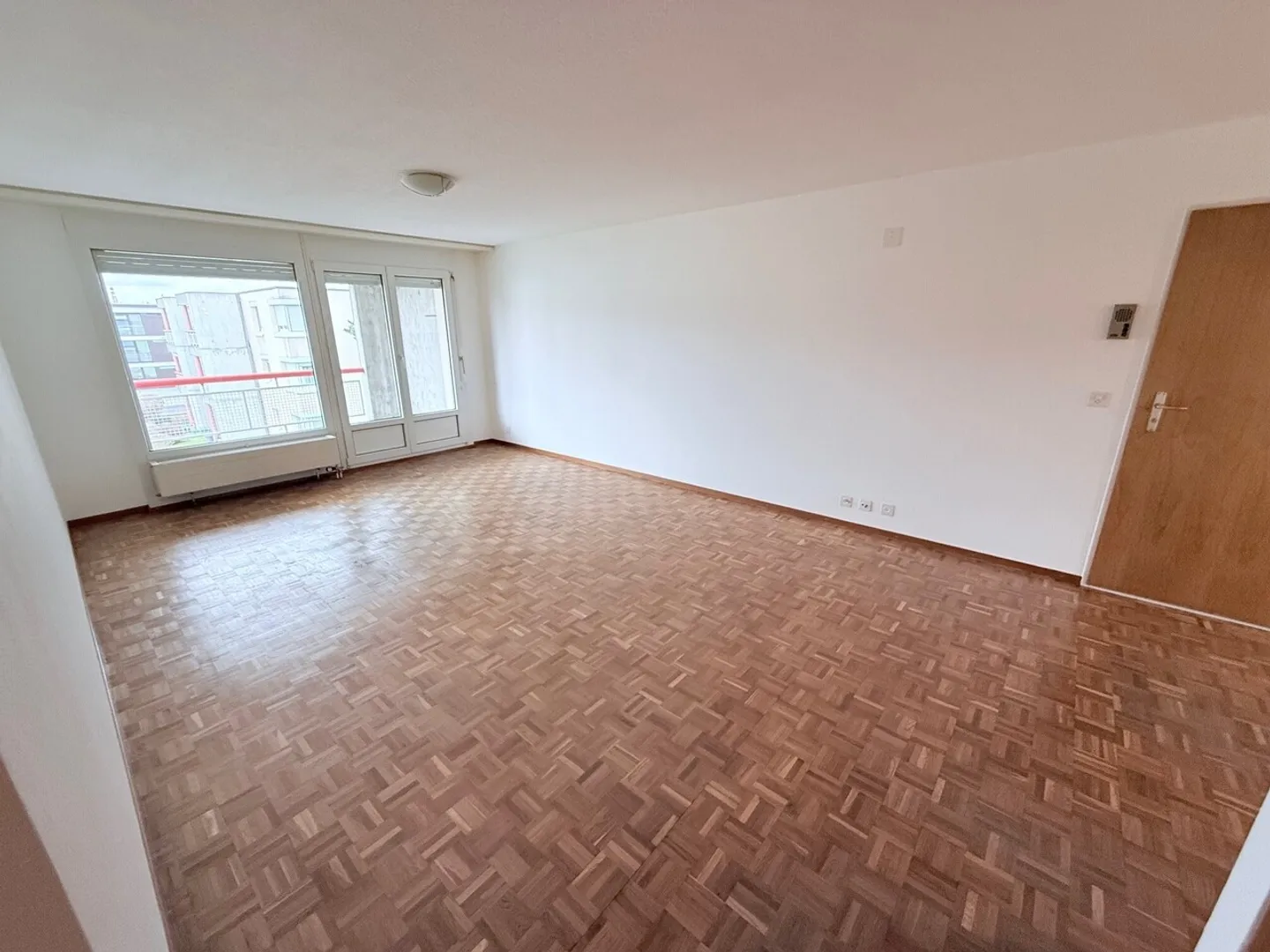 Geräumige Wohnung mit Balkon - Foto 4 von 7