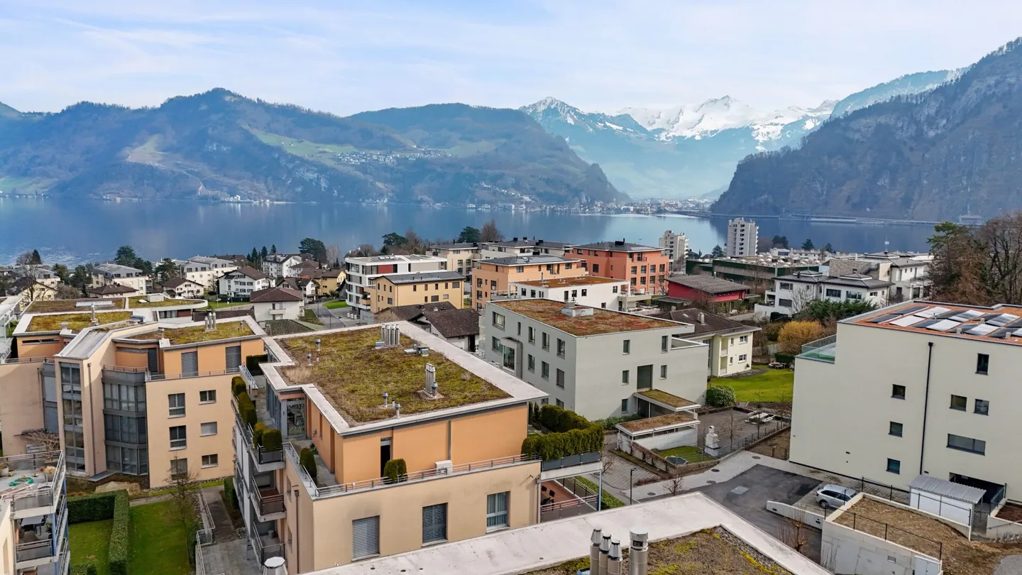 Appartamento esclusivo con vista sulle montagne e sul lago e numerosi extra! - Foto 1 di 4