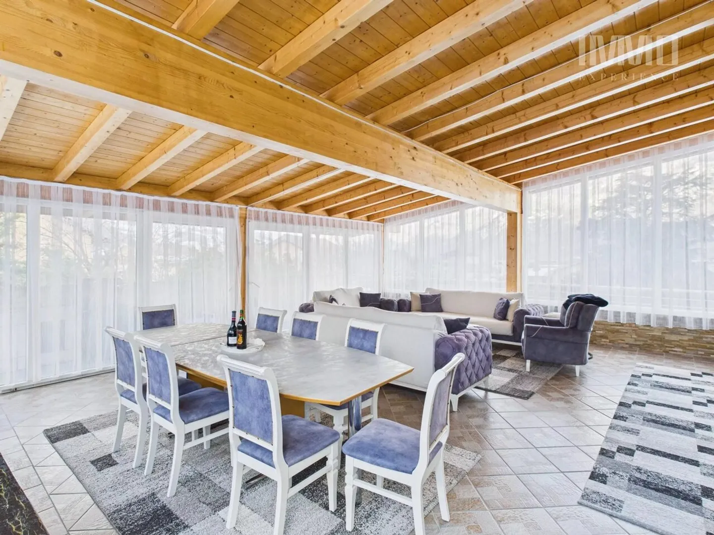 Spacious Family House with Apartment - Photo 5 of 13