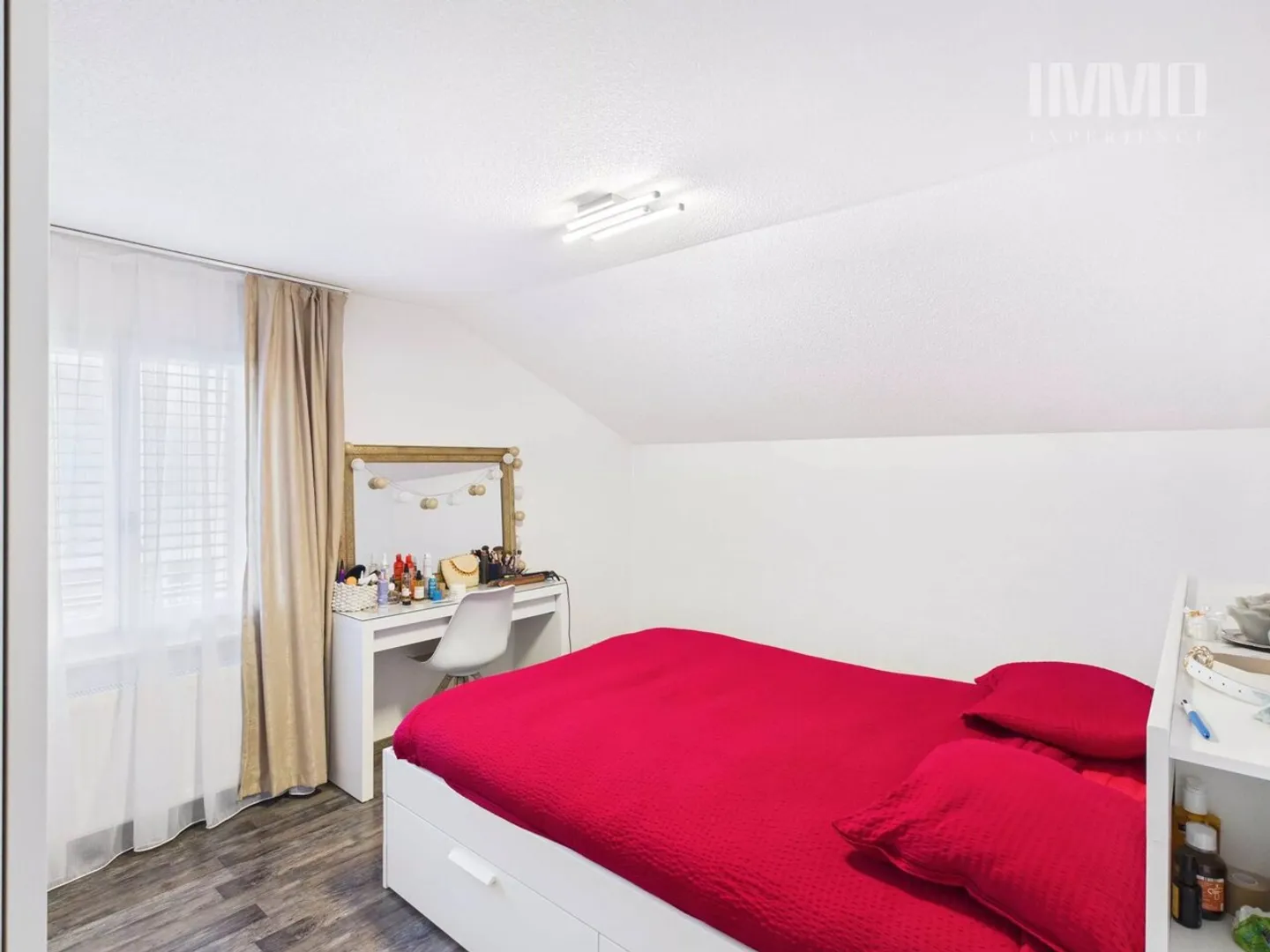 Spacious Family House with Apartment - Photo 7 of 13