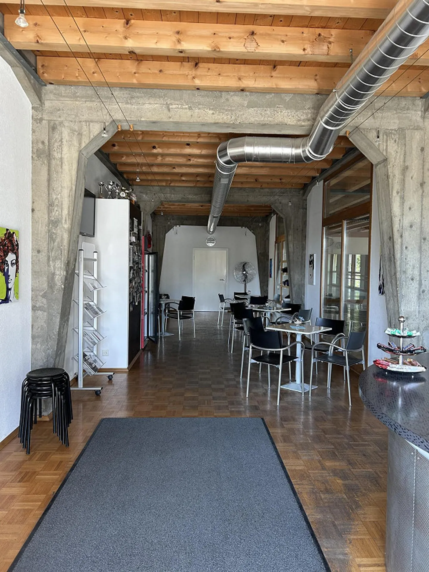 Commercial premises in a central location - Photo 6 of 29